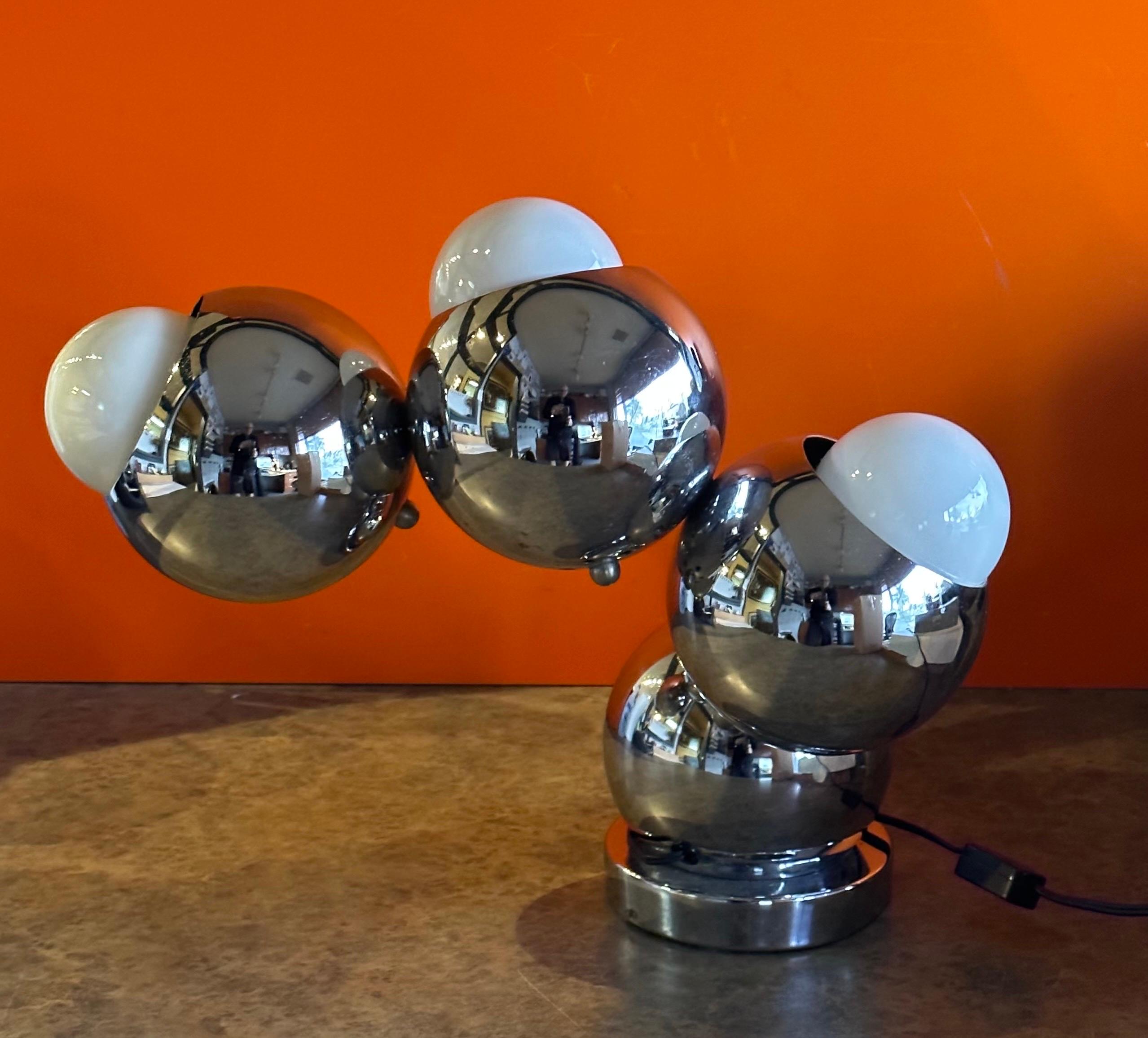 Chrome Lampe de bureau postmoderne Molecule en chrome de Robert Sonneman en vente