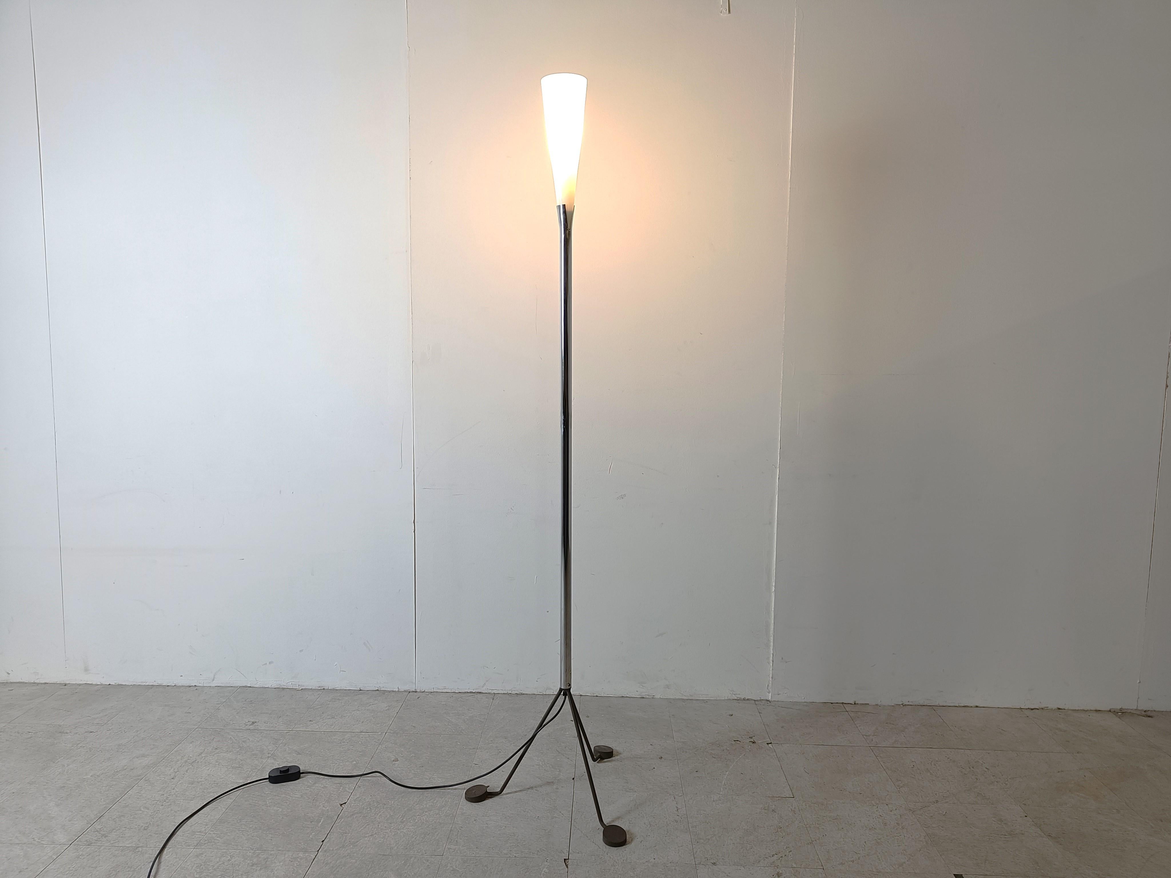 Glass Post modern murano glass floor lamp by Veart, 1990s  For Sale