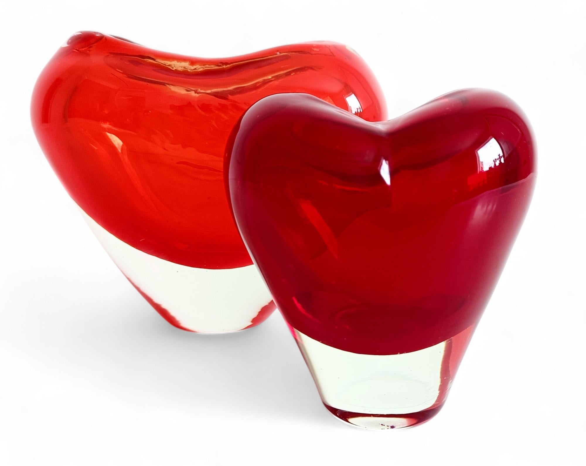 Fatto a mano Vasi post-moderni in vetro di Murano Glass Sommerso Cuore e Cuoricino, Italia, anni '90 in vendita