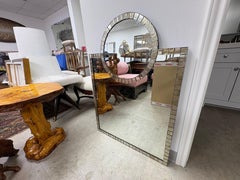 Espejo de estilo neoclásico postmoderno