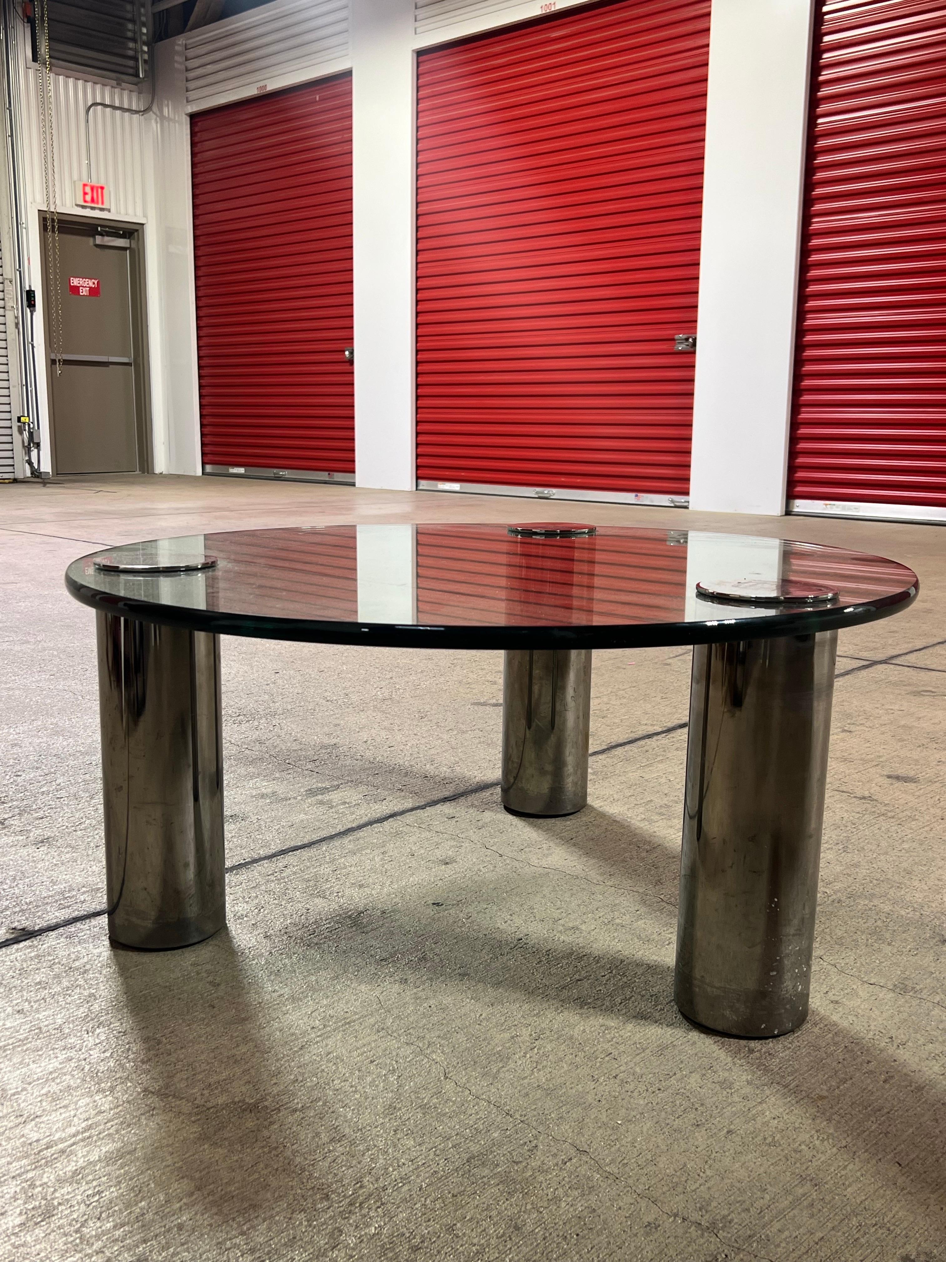 Postmoderner Cocktailtisch aus Nickel und Glas, Pace Collection zugeschrieben (Unbekannt) im Angebot