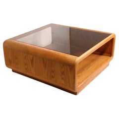 Tavolino postmoderno in Oak e vetro colorato attribuito a Lou Hodges per Mersman