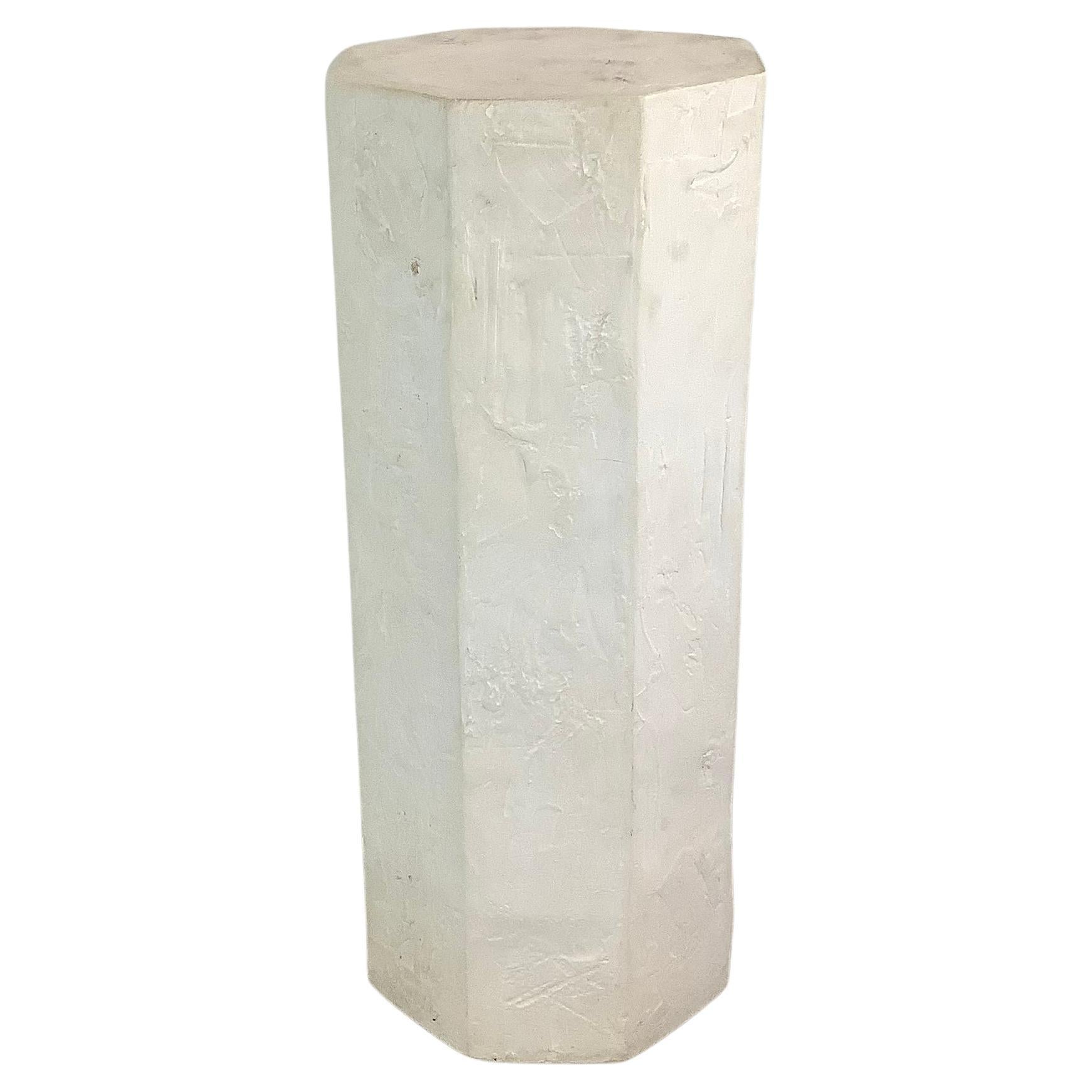 Pedestal expositor octogonal postmoderno en venta