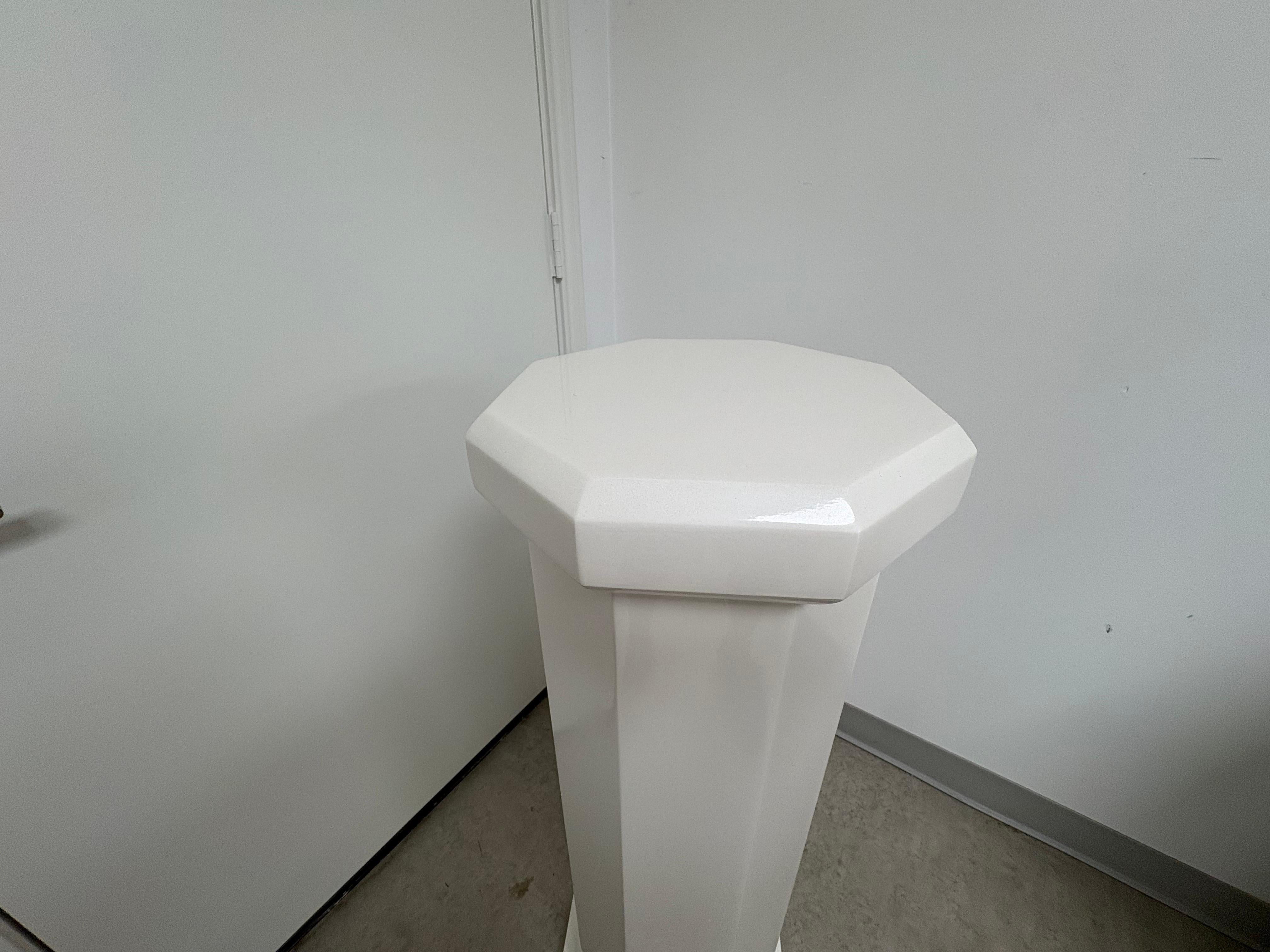 Post Modern Octagonal Lacquered Pedestal In Good Condition For Sale In Houston, TX