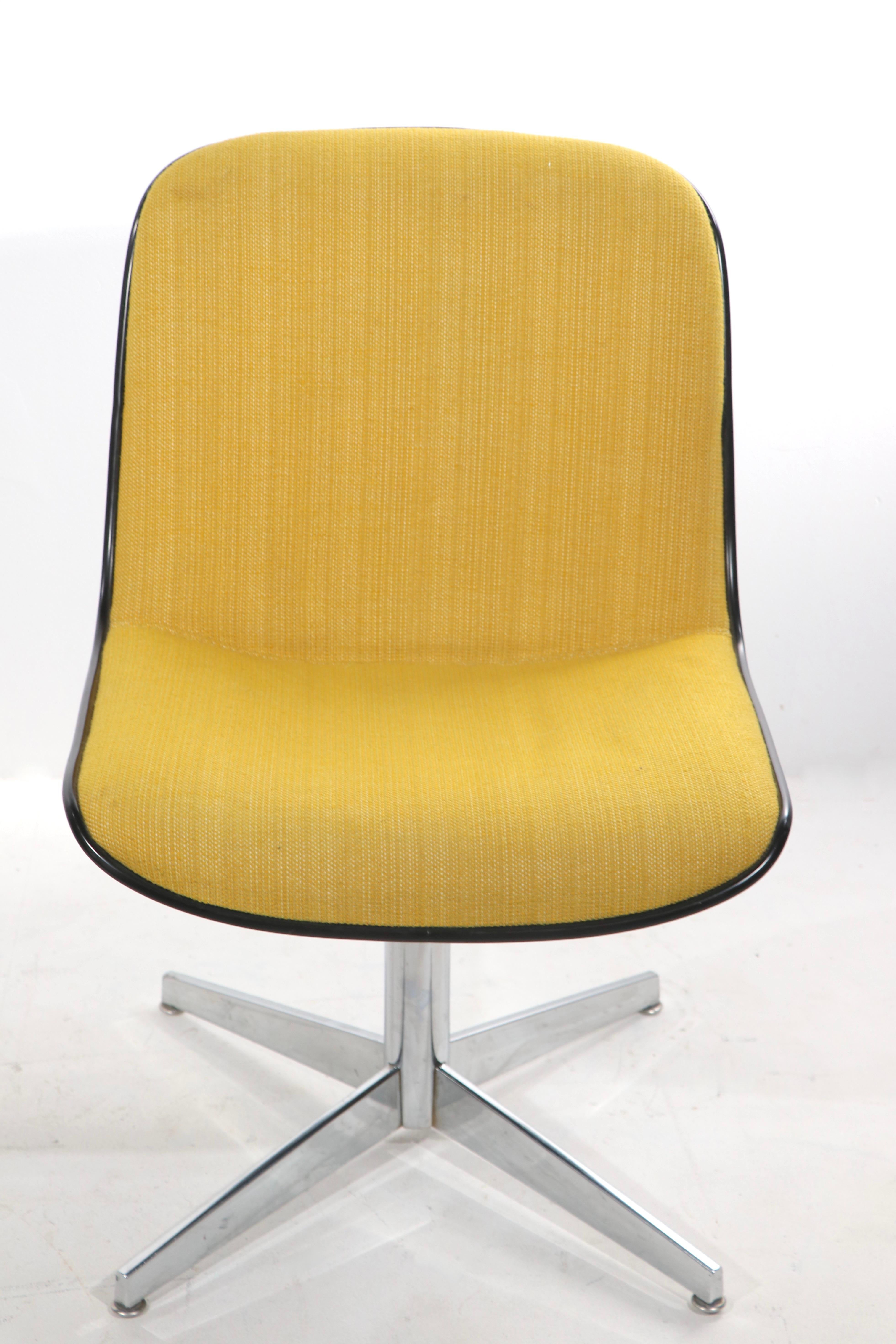 Mid-Century Modern Post Modern Office Desk Side Dining Chair by Steelcase For Sale