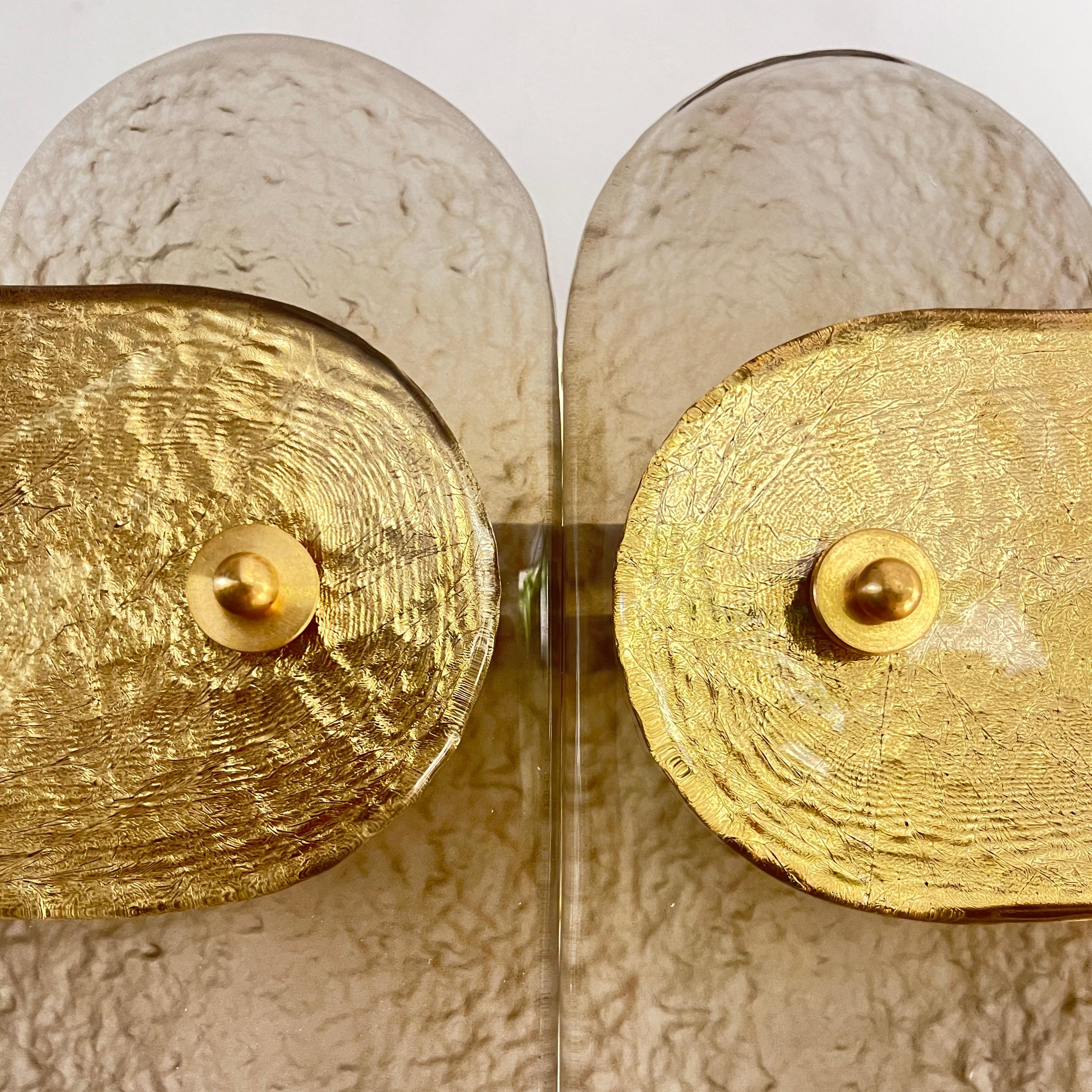 Post Modern Organic Italian Pair Geometric Beige Murano Glass Gold Leaf Sconces For Sale 3