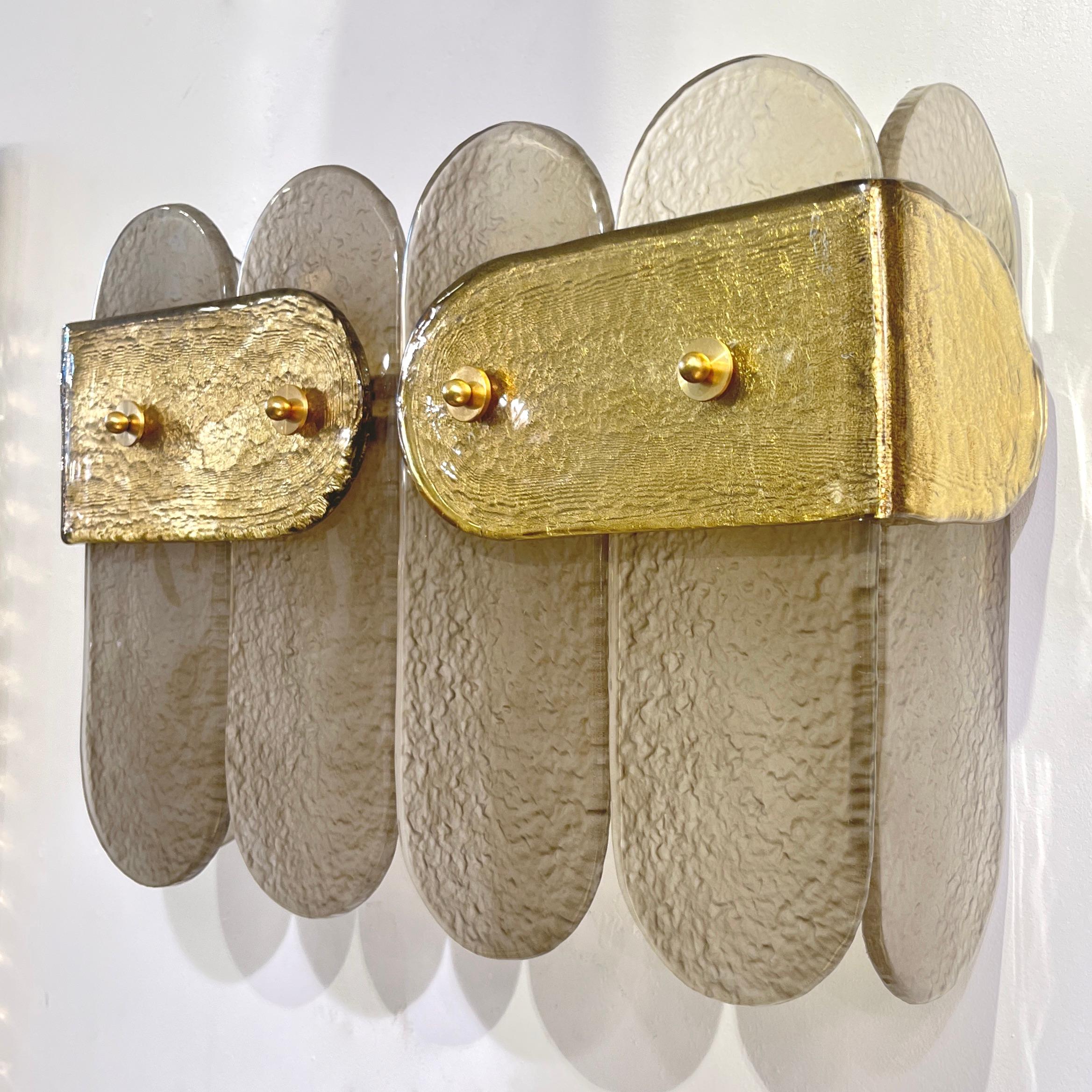 Post Modern Organic Italian Pair Geometric Beige Murano Glass Gold Leaf Sconces For Sale 2