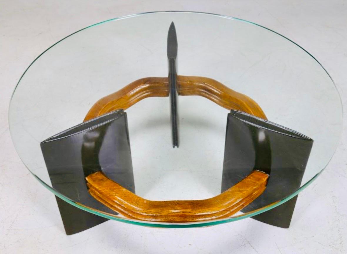 Postmoderne Post Modern Osvaldo Borsani Sculptural Round Glass Coffee Cocktail Table en vente