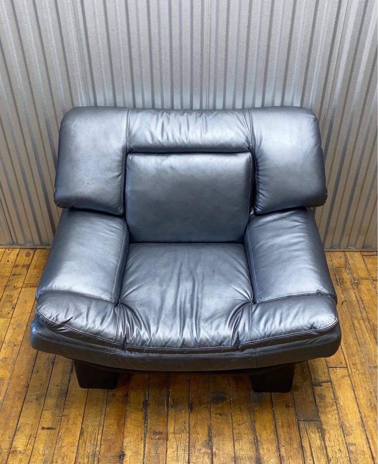 Post Modern Oversized Genuine Leather Armchair by Nicoletti Salotti 4