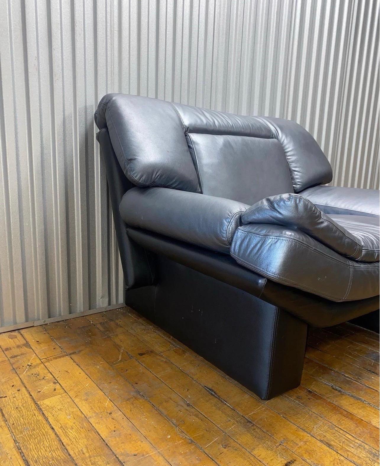 Post Modern Oversized Genuine Leather Armchair by Nicoletti Salotti In Good Condition In Brooklyn, NY