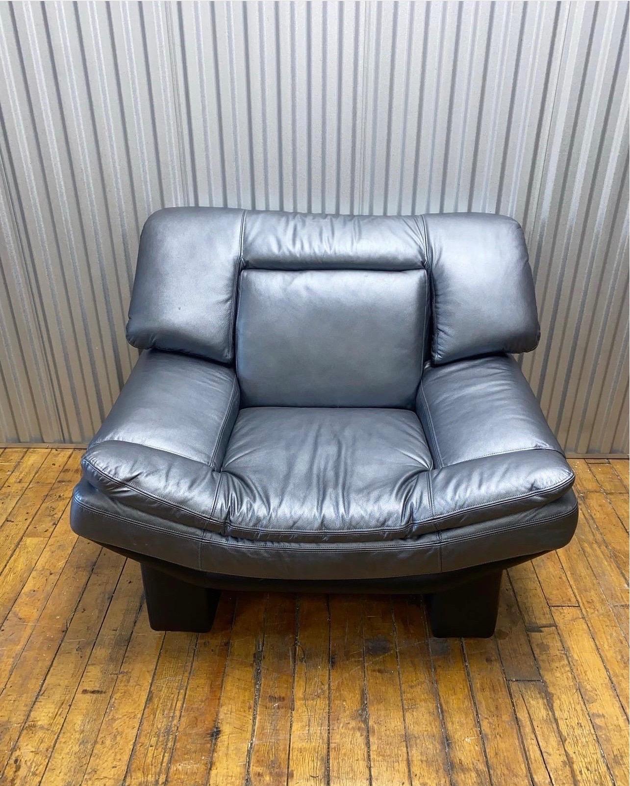 Post Modern Oversized Genuine Leather Armchair by Nicoletti Salotti 3