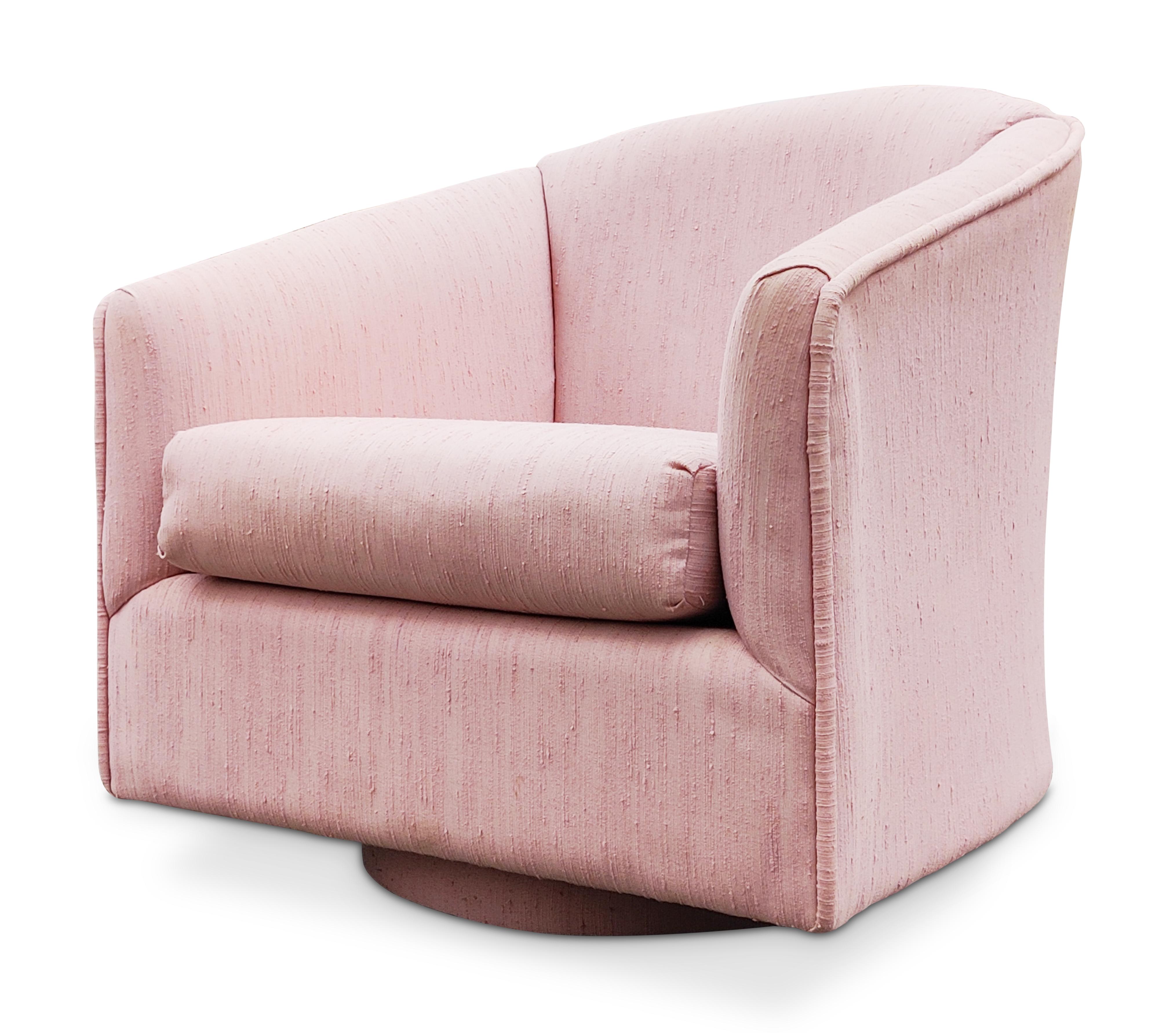 American Post-Modern Pair Barrel-Form Pink Upholstered Swivel Lounge Chairs 1980s