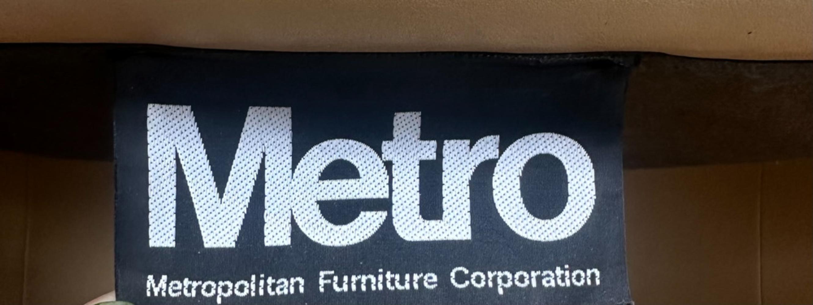 Post Modern Pair Leather Lounge Chairs by Metro, 1980 For Sale 4