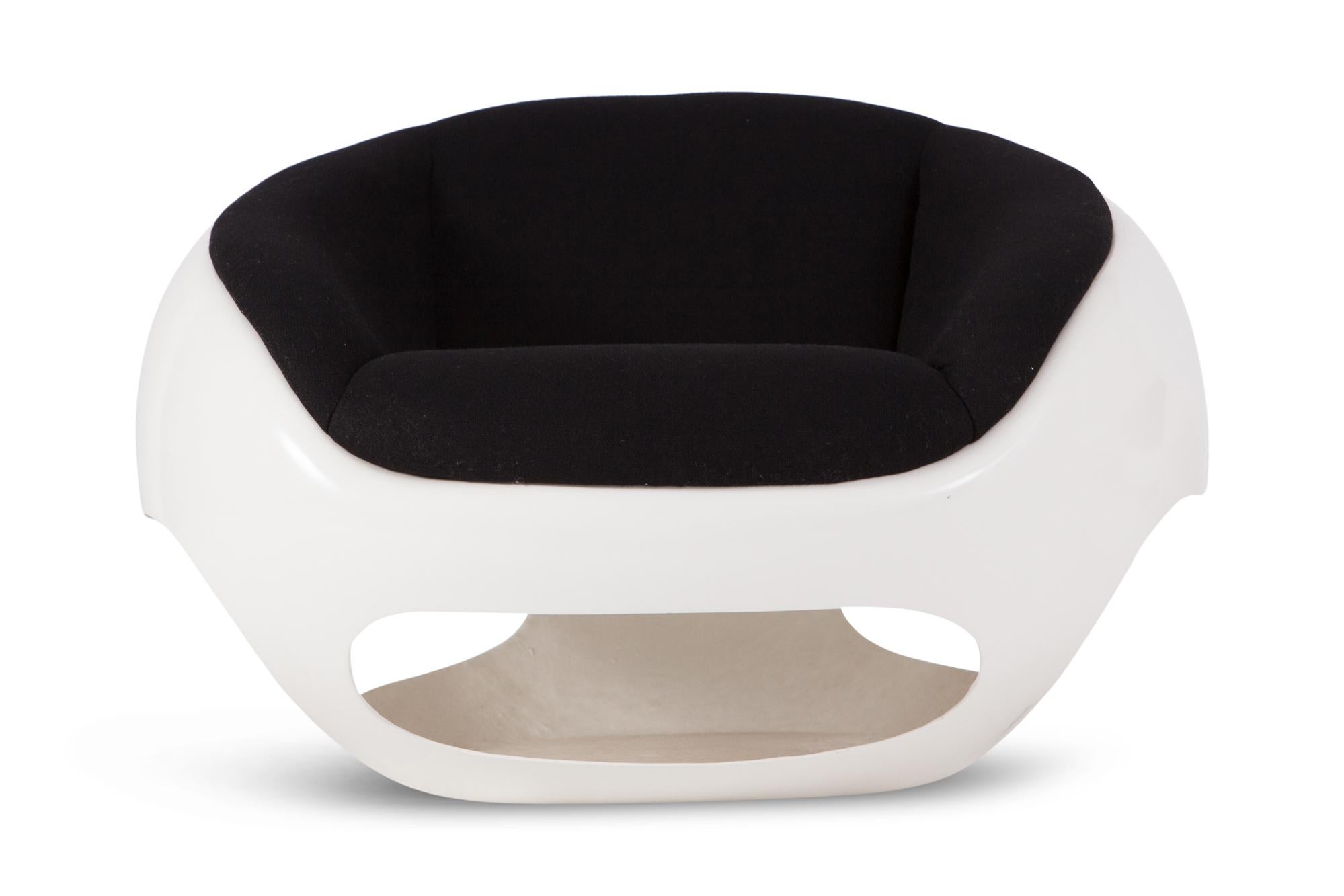 Wool Postmodern Pair of Mario Sabot Sculptural 'Pod' Fiberglass Lounge Chair