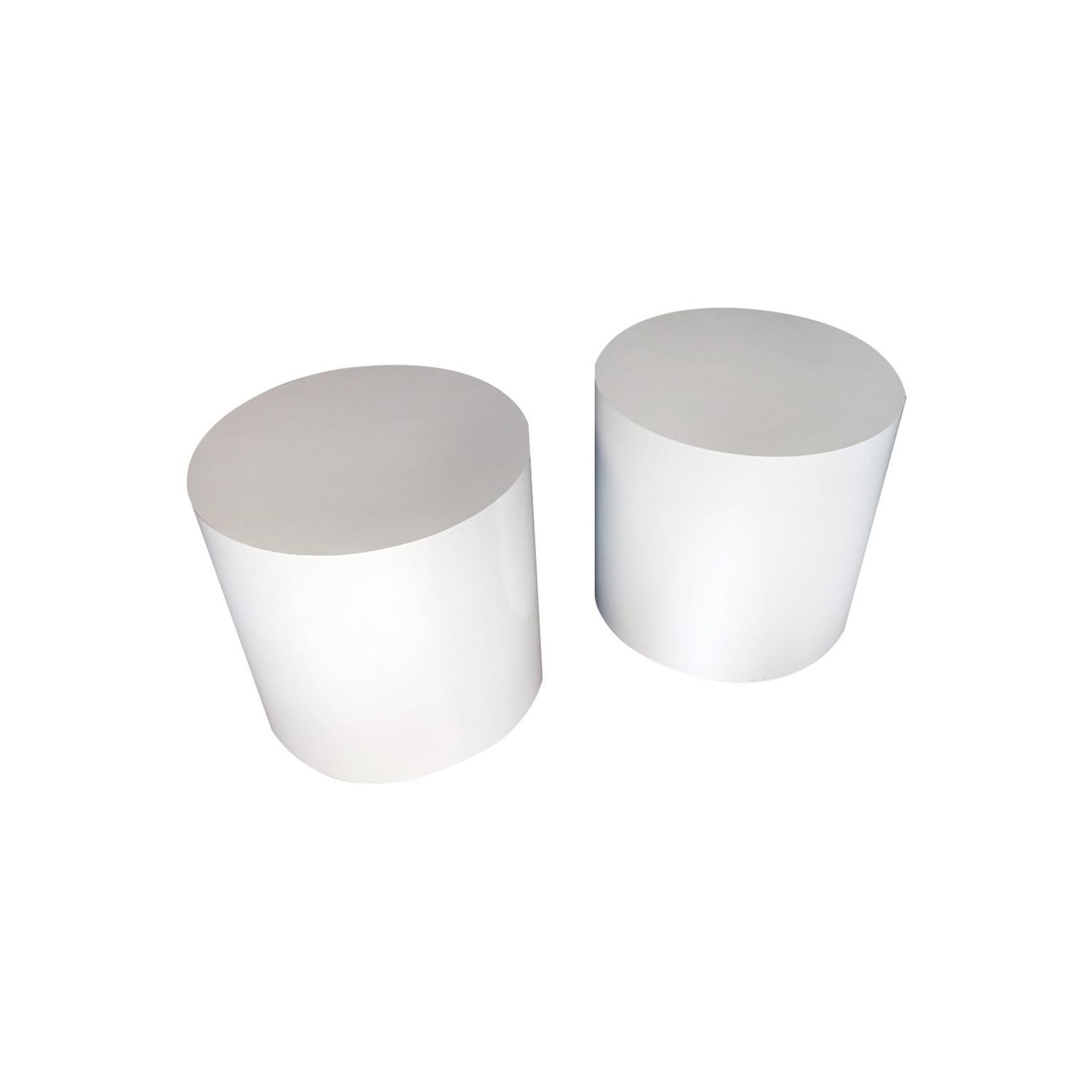 Postmodern Pair of White Laminate Cylindrical Pedestal Side Tables In Good Condition In Baltimore, MD