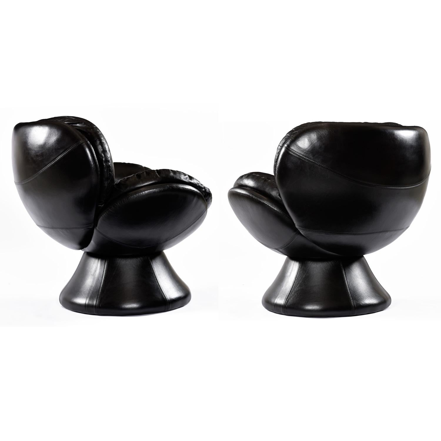 Contemporary  Post-Modern Pedestal Base Black Leather Swivel Pod Chairs by Jaymar of Canada For Sale