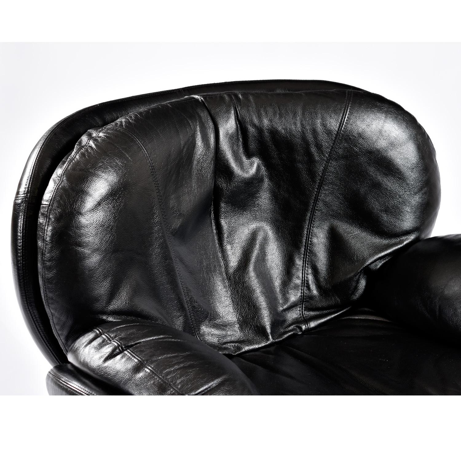  Post-Modern Pedestal Base Black Leather Swivel Pod Chairs by Jaymar of Canada For Sale 3