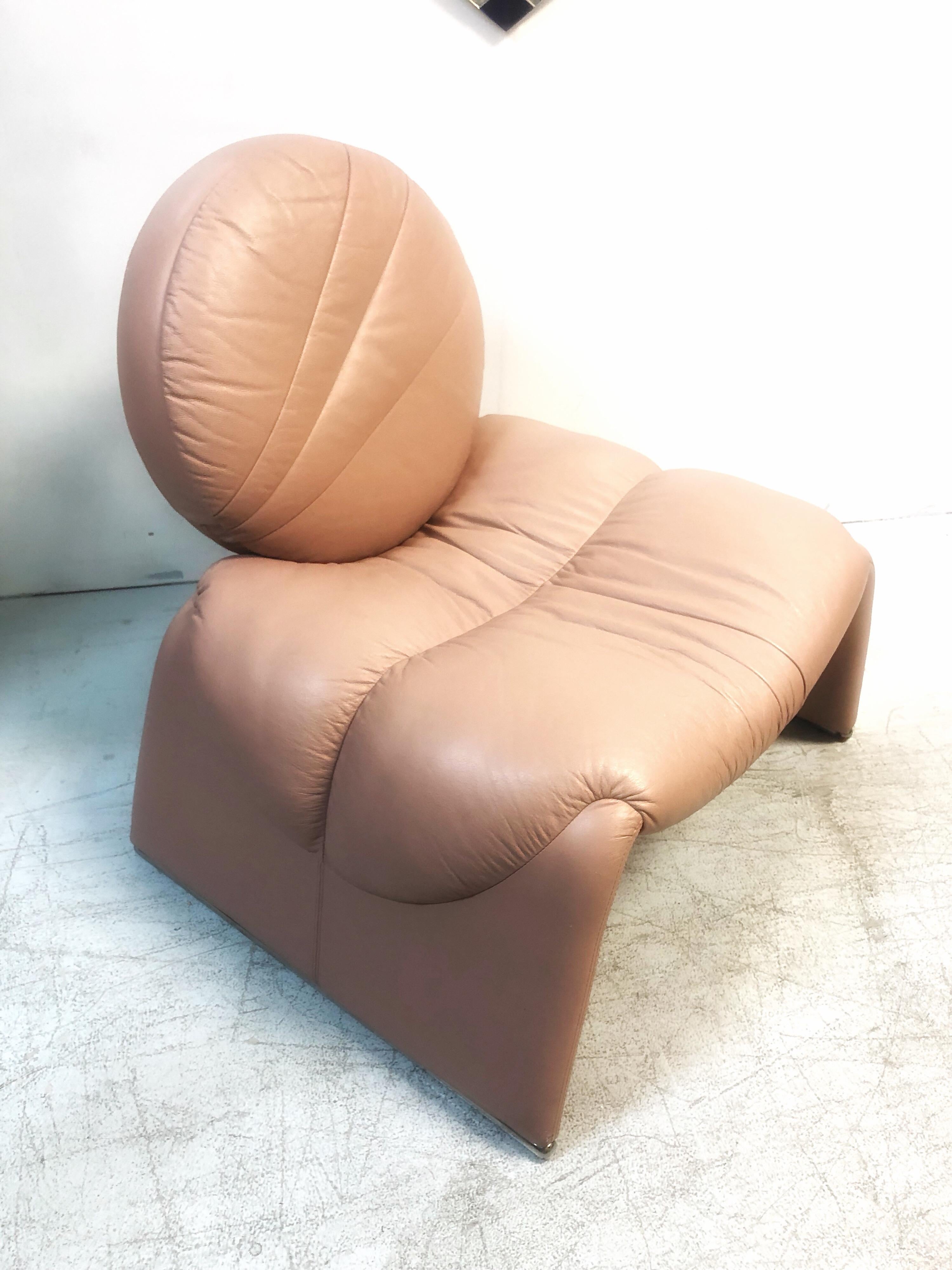 Postmodern Pink Leather Lounge Chair, 1980s In Good Condition In Miami, FL
