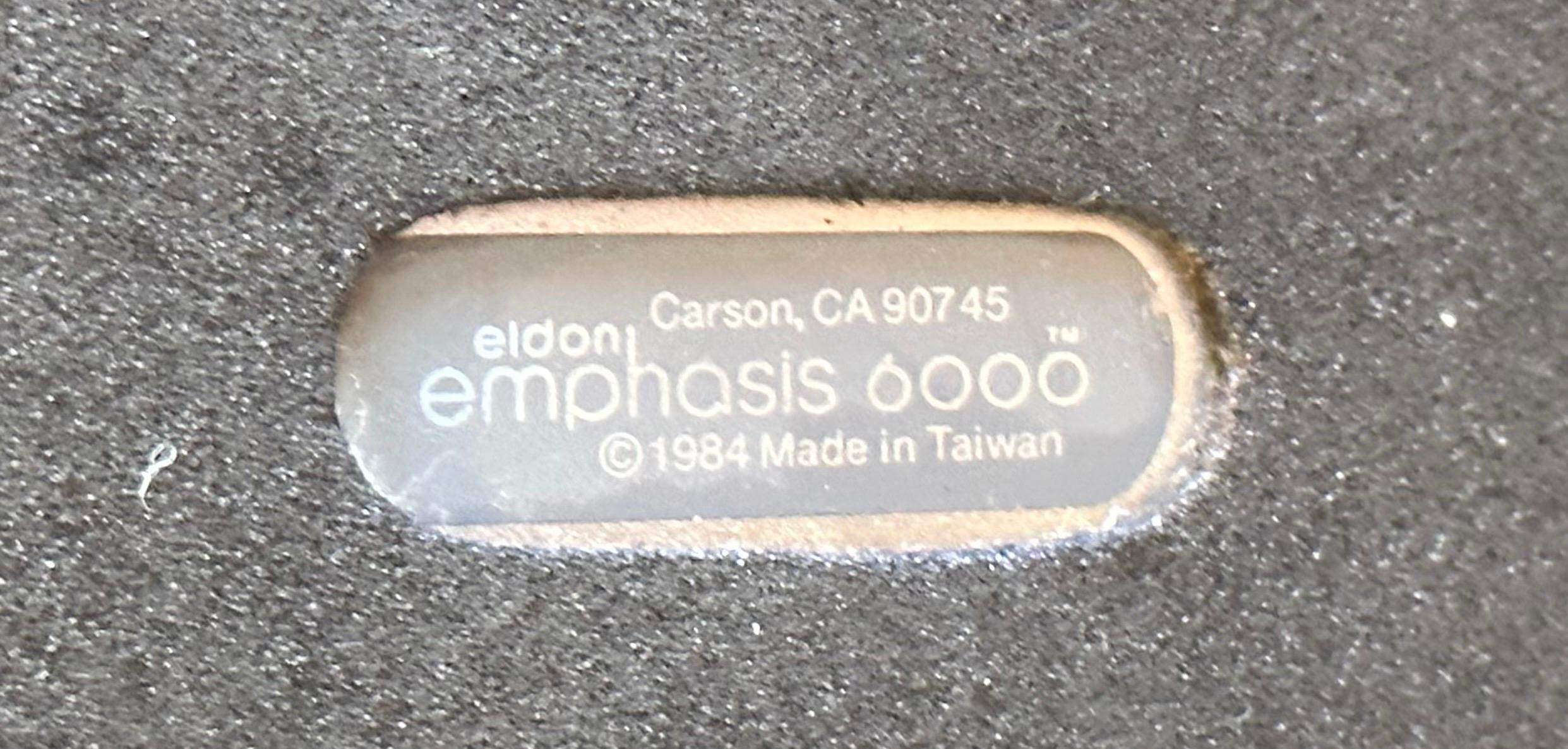 Postmodernes Tablett aus poliertem Chrom mit doppeltem Buchstaben „Emphasis 6000“ von Eldon im Angebot 5