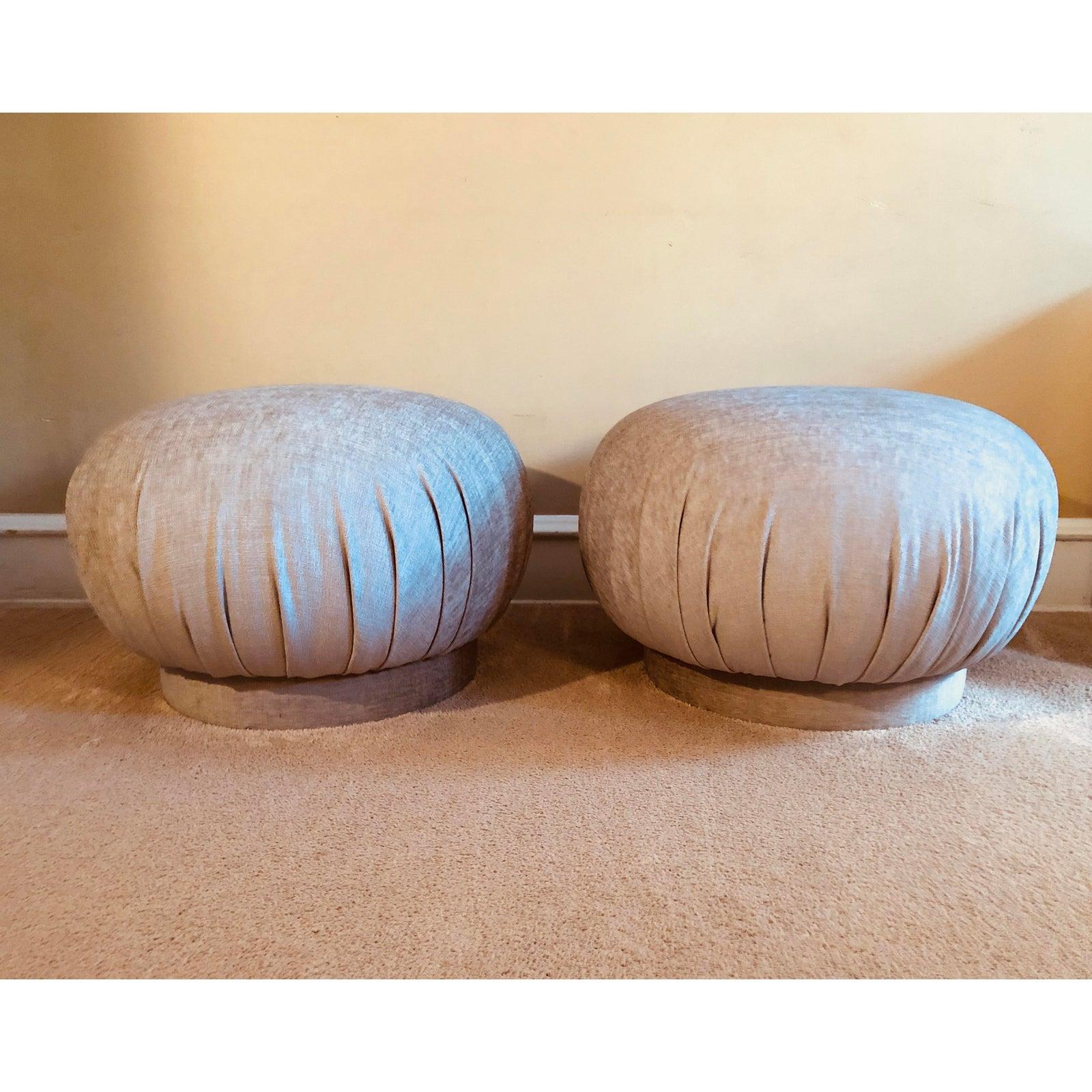 A Pair of Large Pouf Ottomans in fresh Knoll Fabric In Excellent Condition In Philadelphia, PA