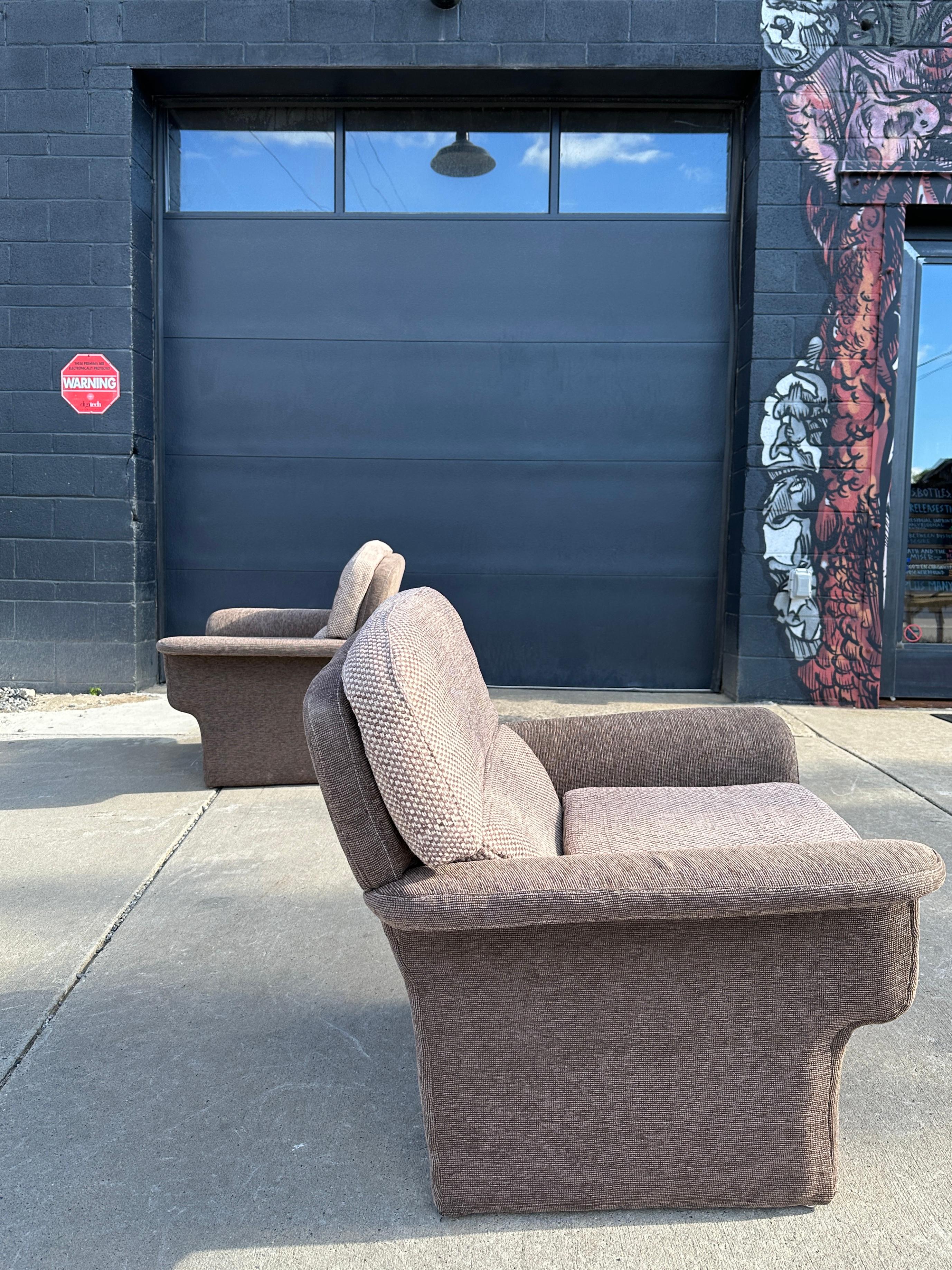 Post Modern 'Preview' Pair of Armchairs in the Style of Vladimir Kagan In Good Condition For Sale In Asheville, NC