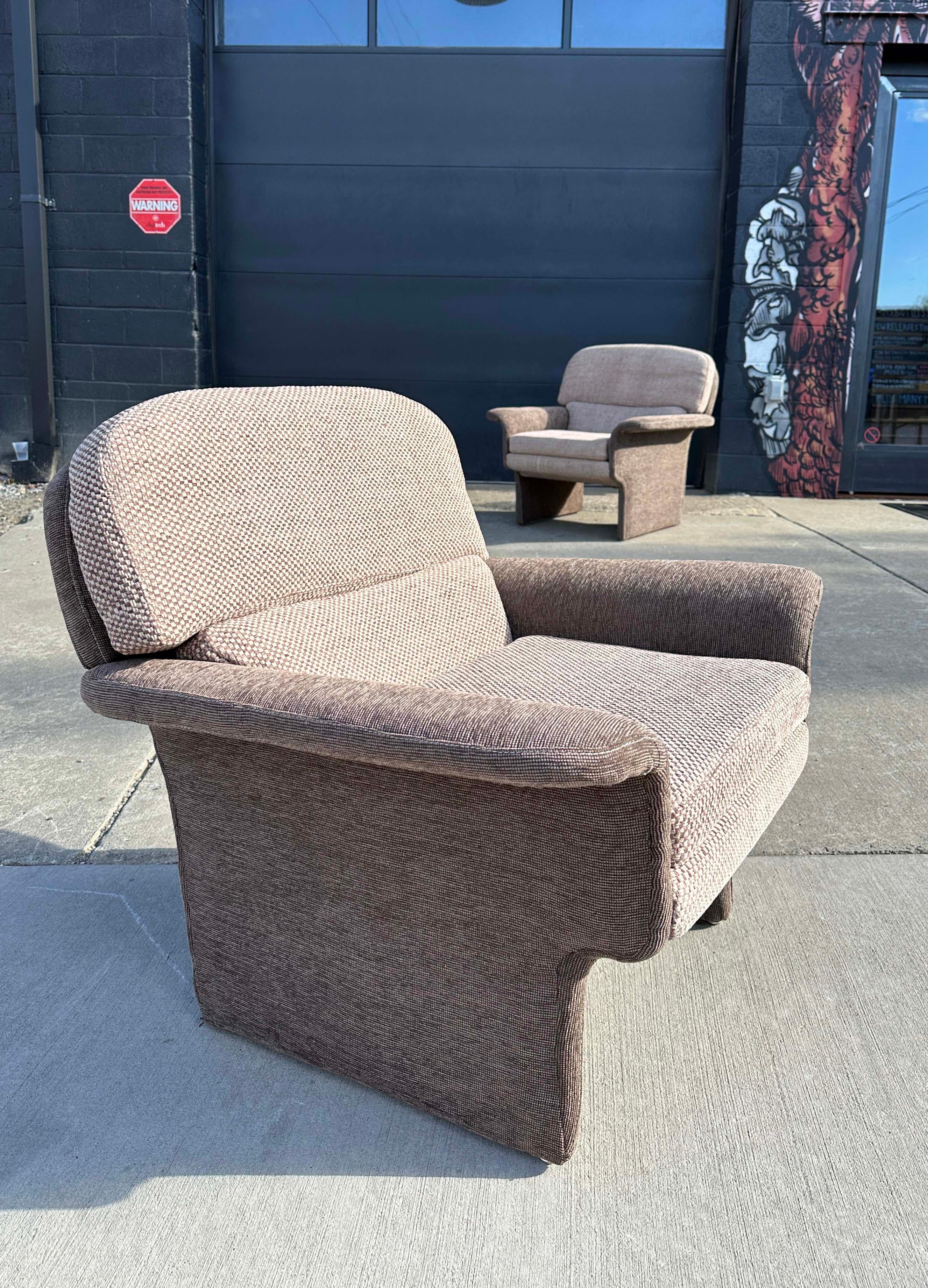Late 20th Century Post Modern 'Preview' Pair of Armchairs in the Style of Vladimir Kagan For Sale