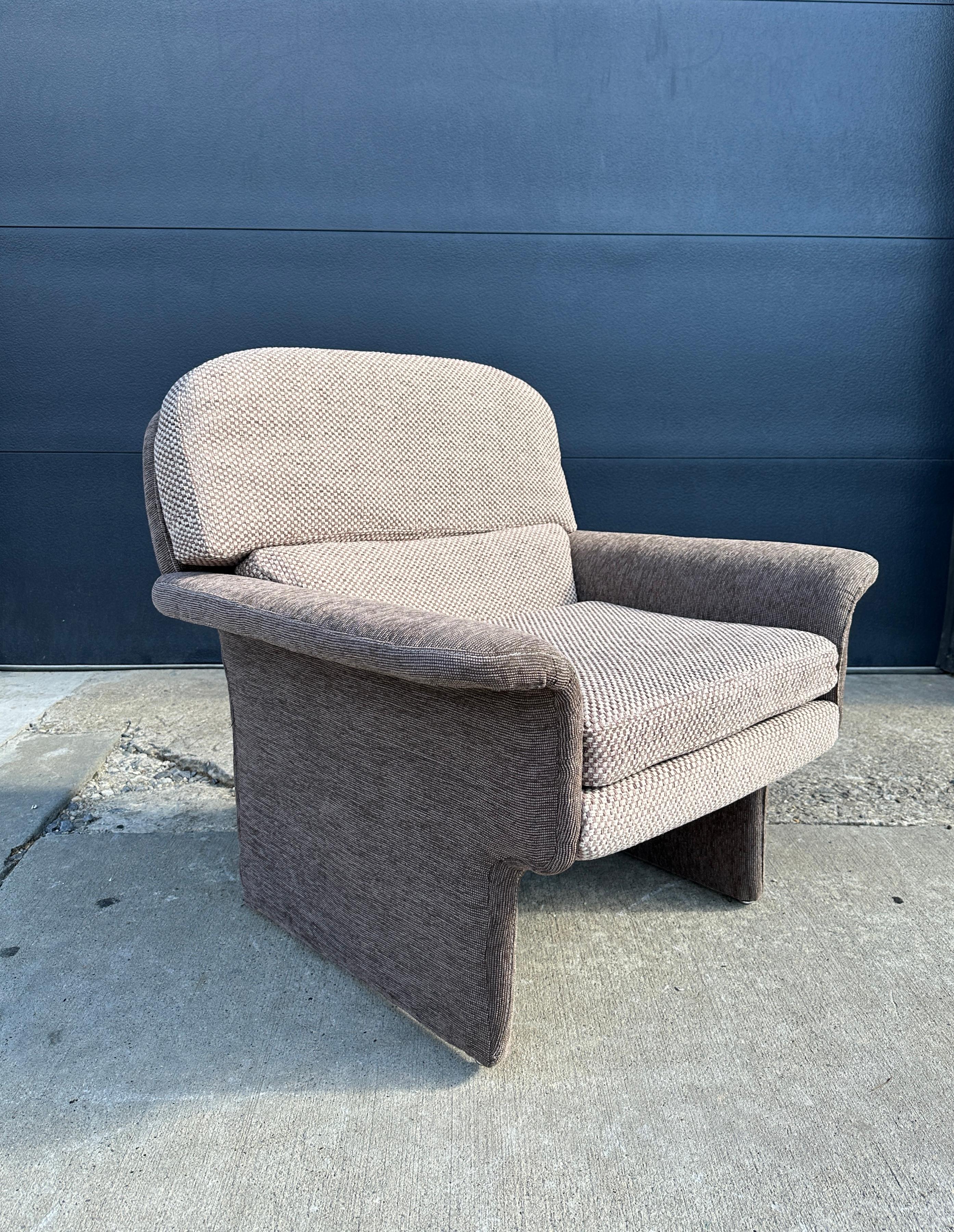 Paire de fauteuils post-modernes « Review » dans le style de Vladimir Kagan en vente 2