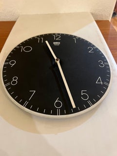 Post Moderno Raro Reloj De Pared Diseñado Por Umbra Canada