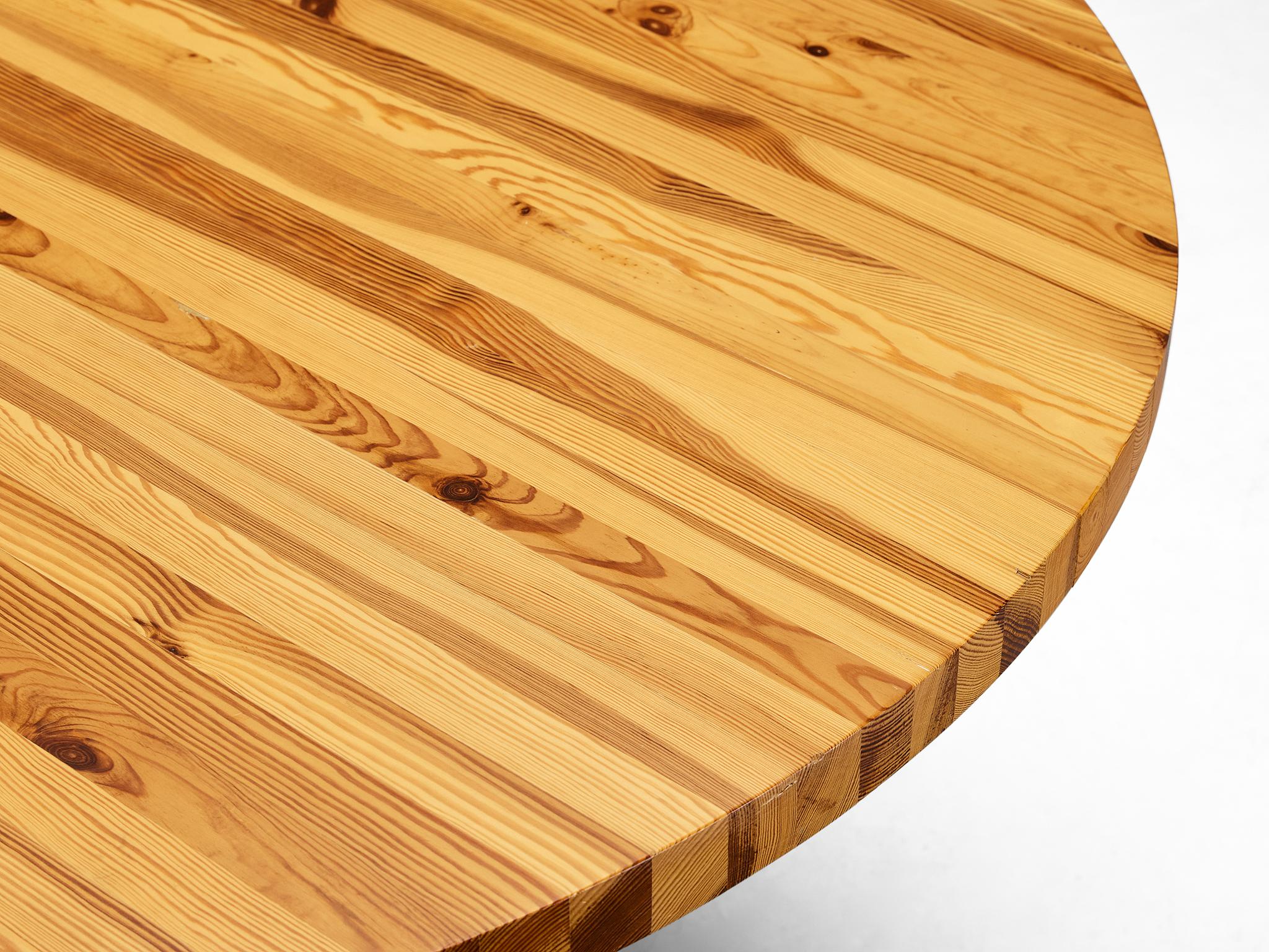 Late 20th Century Post-Modern Round Dining Table with Solid Pine Top For Sale