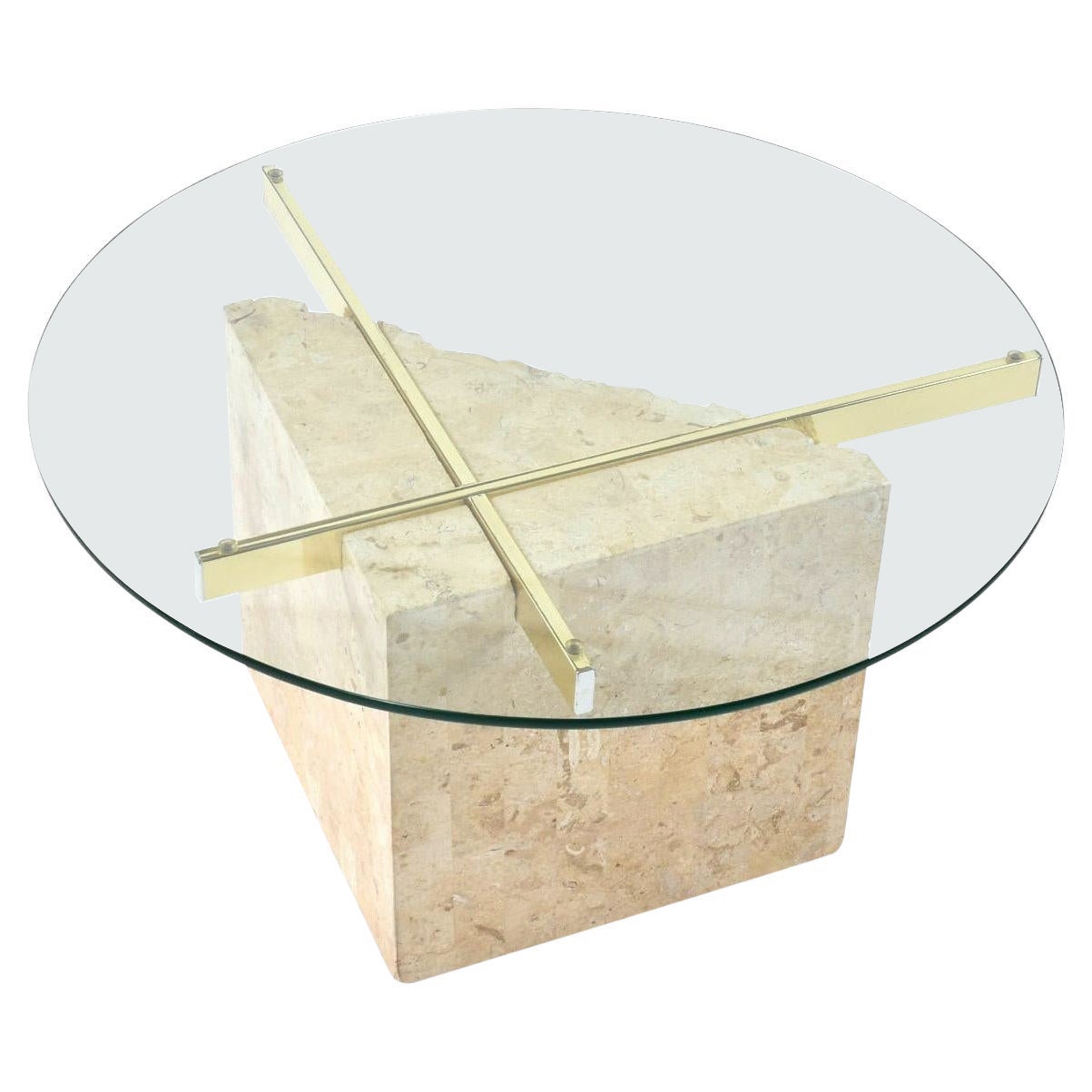 Table d
appoint ronde postmoderne en pierre tessellée avec supports en laiton doré