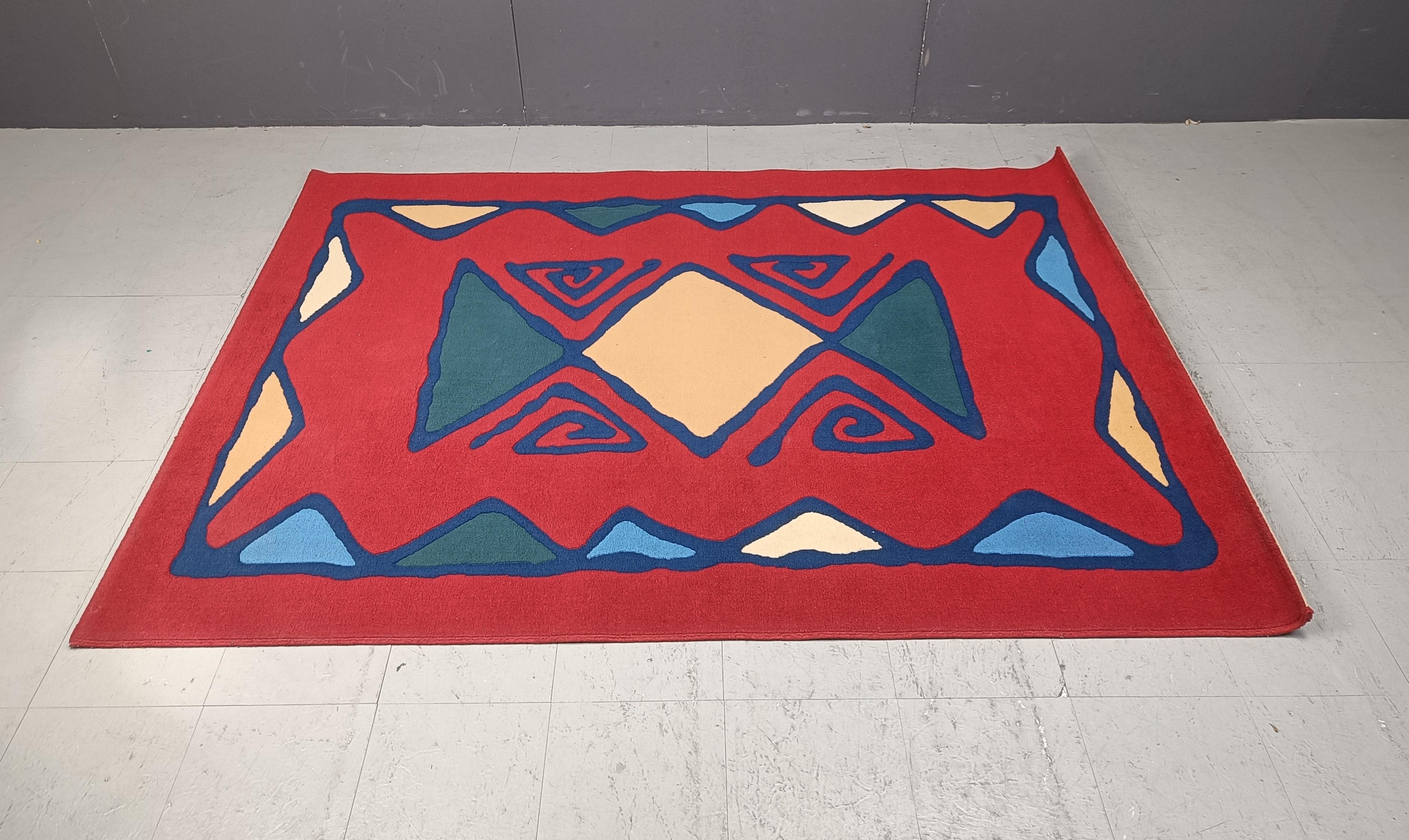Large hand knotted rug in red wool with a cool motive.

Cool decorative carpet.

Good condition

1990s - Belgium

Dimensions: 
Lenght: 230cm
Depth: 170cm

Ref.: 25021703

*Images are part of the description 