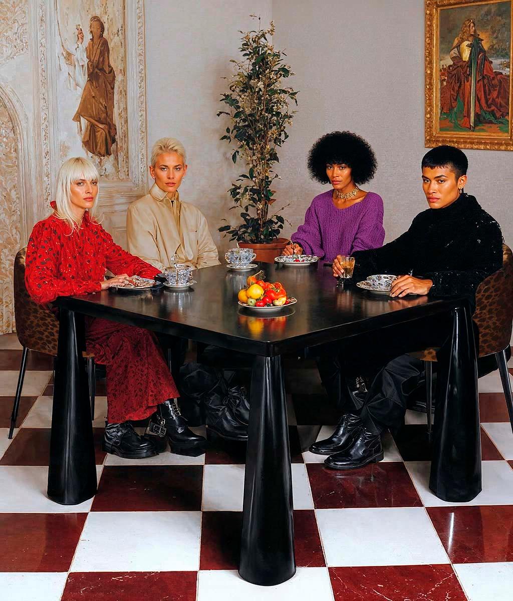 Post-Modern Sculptural Black Lacquered Dining Table Trance In New Condition For Sale In Almería, ES