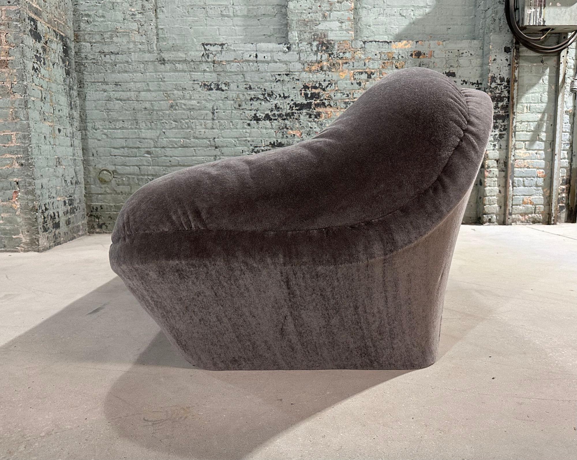 American Post Modern Sculptural Pouf Sofa, 1980 For Sale