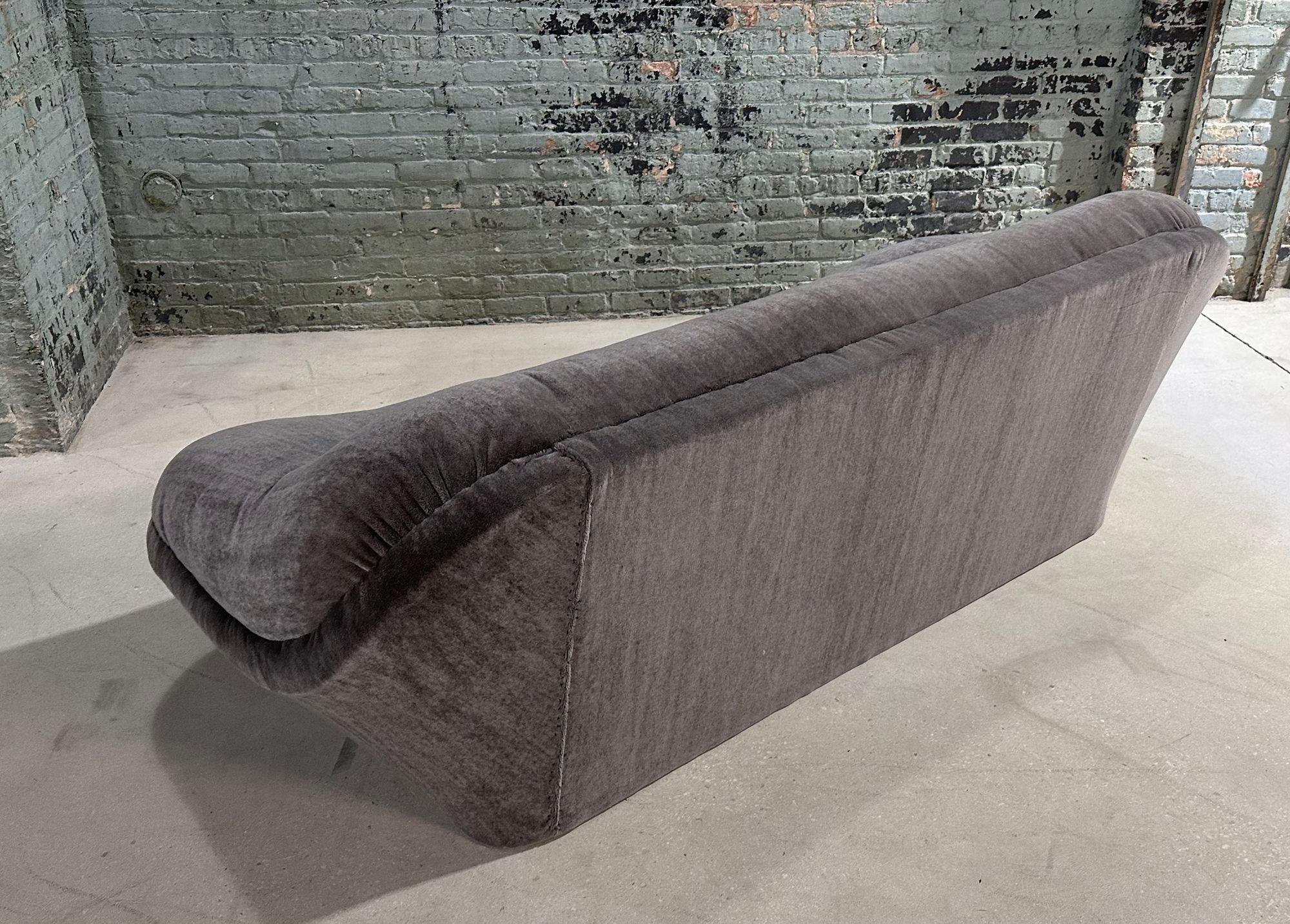 Post Modern Sculptural Pouf Sofa, 1980 In Excellent Condition For Sale In Chicago, IL