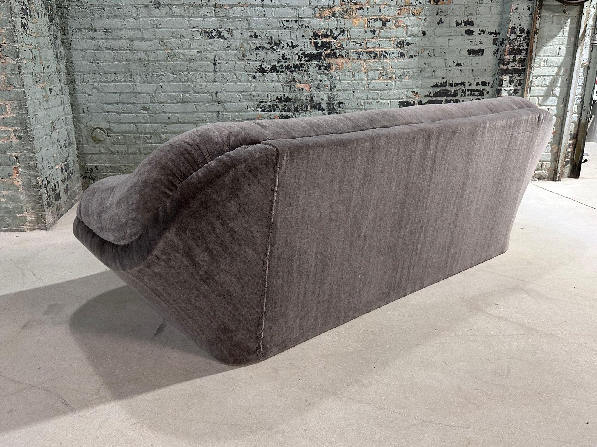 Late 20th Century Post Modern Sculptural Pouf Sofa, 1980 For Sale
