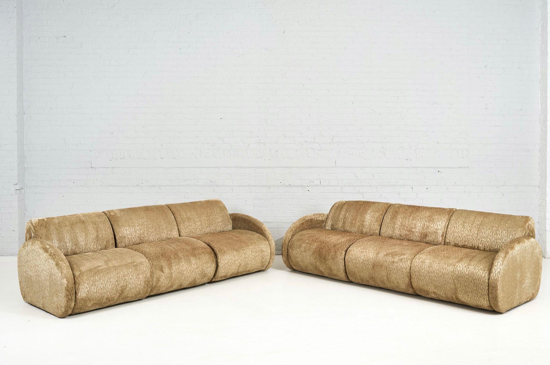 Post Modern Sculptural Sofa For Sale 4