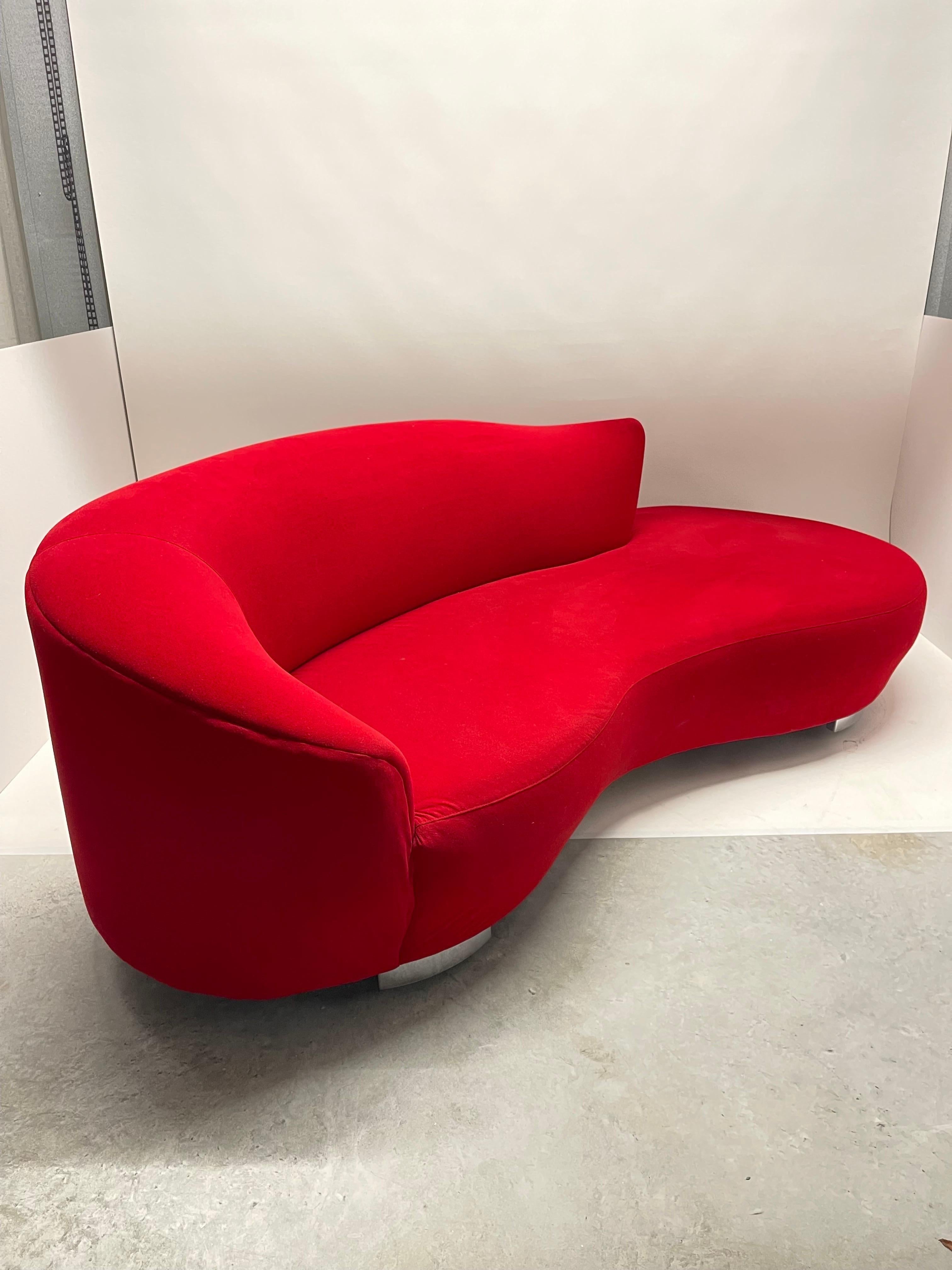 curved chaise lounge