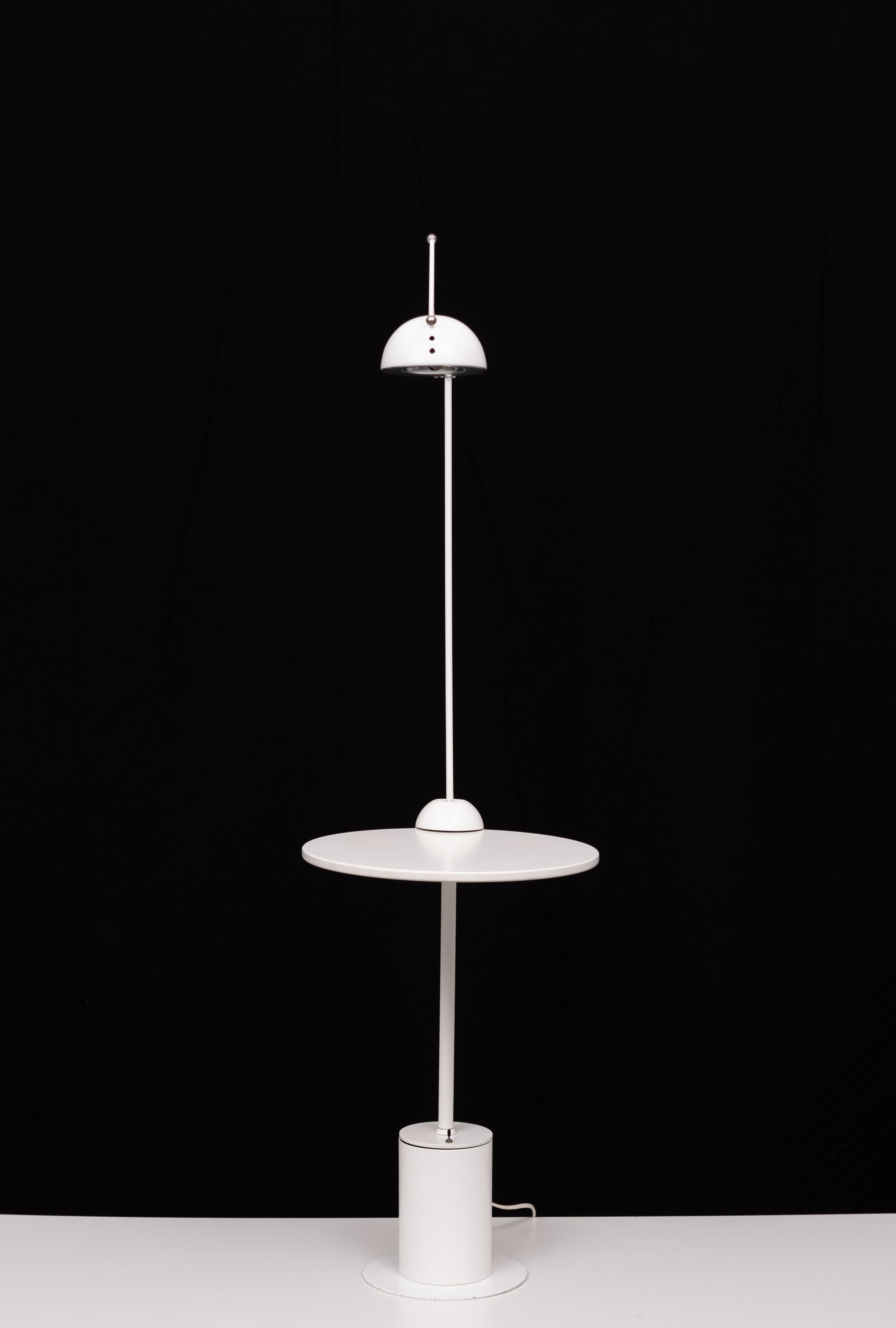 Table d'appoint postmoderne avec lampe d'Edward Geluk pour Arco, années 1980  Bon état - En vente à Den Haag, NL