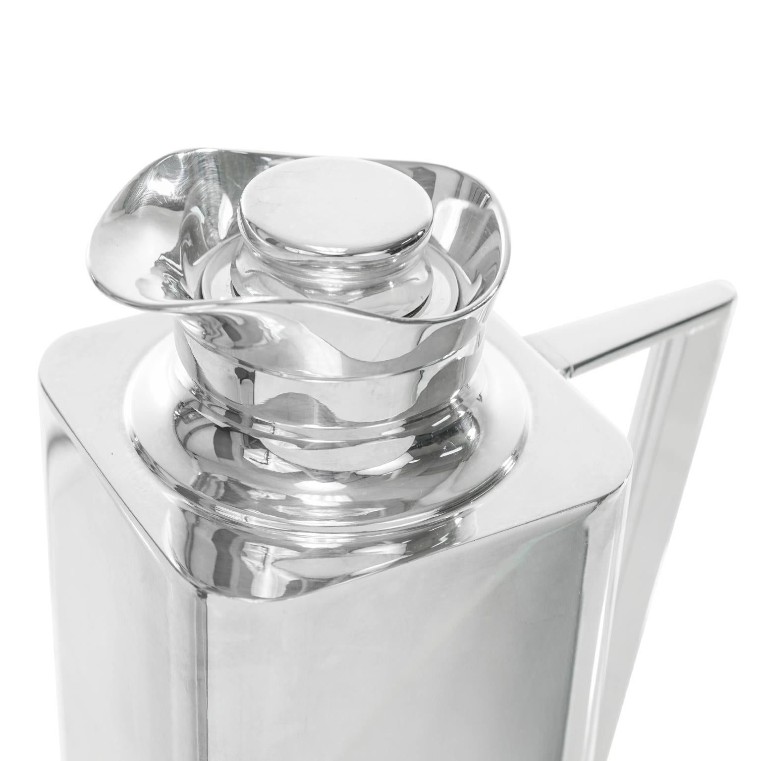 Postmodernes Silberblech Isolierte Kaffeekanne im Angebot 1