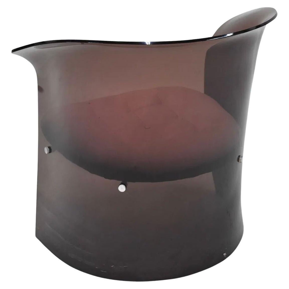 Postmoderner geschwungener, gebogener, skulpturaler Barrel-Stuhl aus Lucite in Rosa im Zustand „Gut“ im Angebot in Brooklyn, NY
