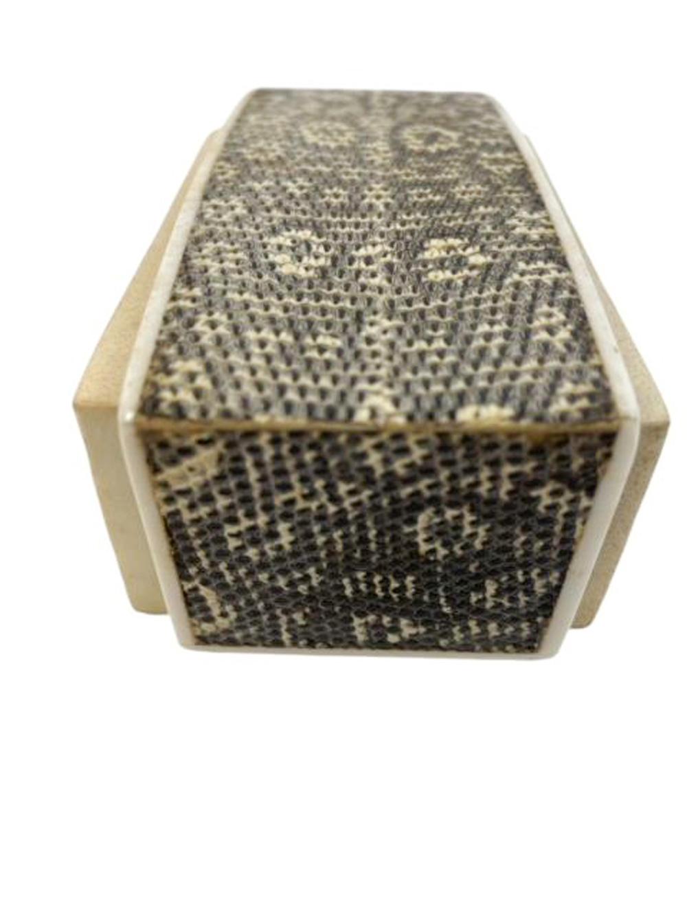 Caja postmoderna de piel de serpiente y pergamino de R & Y Augousti Paris siglo XX en venta