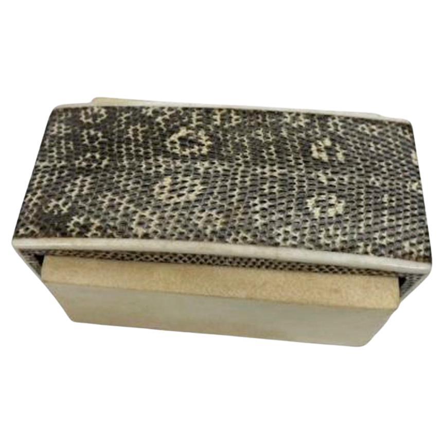 Caja postmoderna de piel de serpiente y pergamino de R & Y Augousti Paris en venta