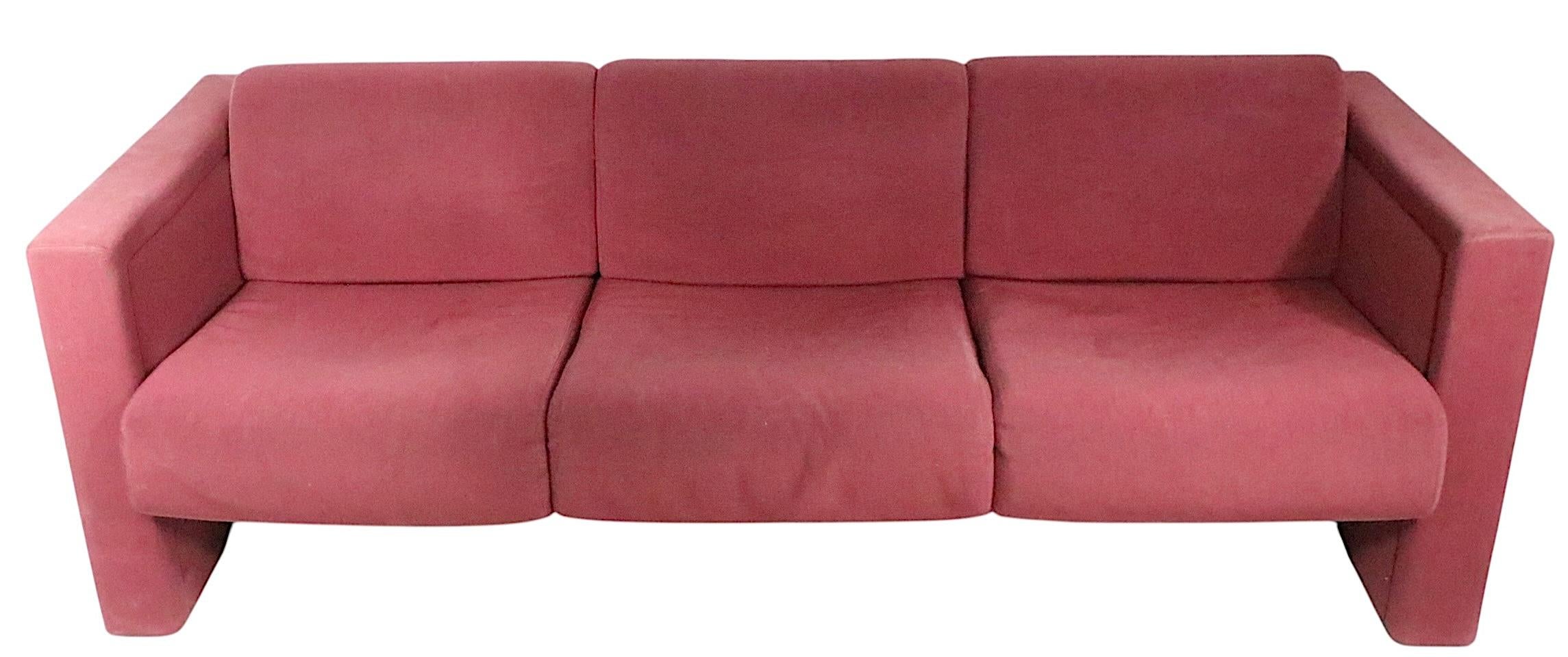 Post Modern Sofa von Robert und Trix Haussmann für Knoll  1980's (Italienisch) im Angebot
