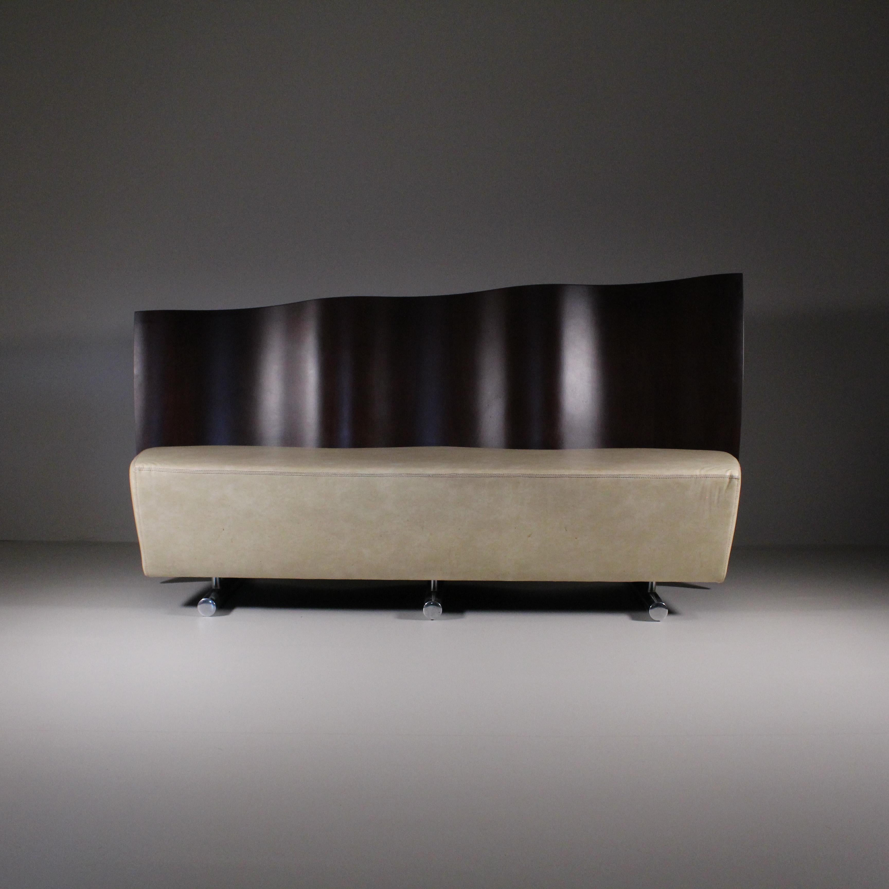 Post-modern sofa, wood and leather For Sale 9