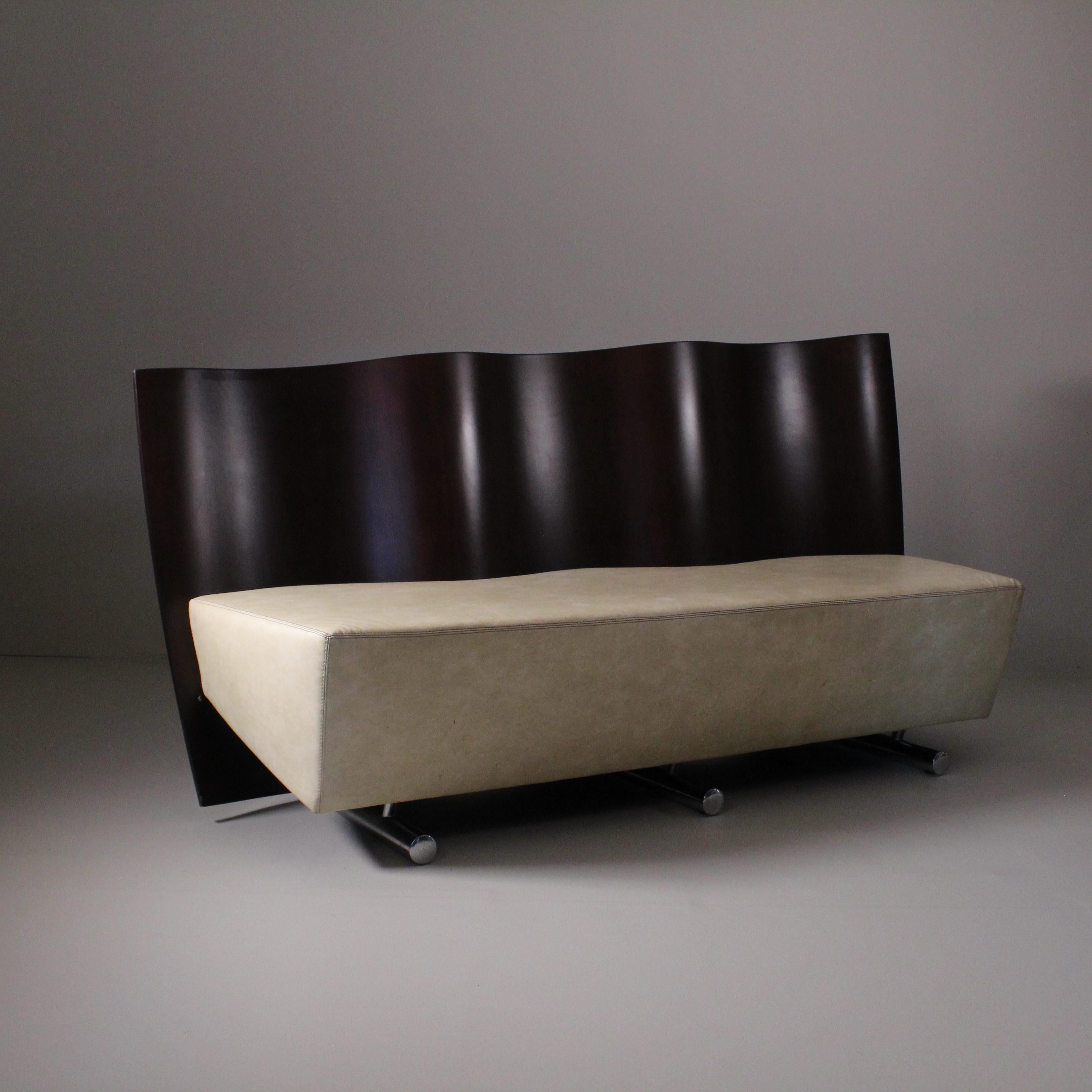 Post-modern sofa, wood and leather For Sale 1
