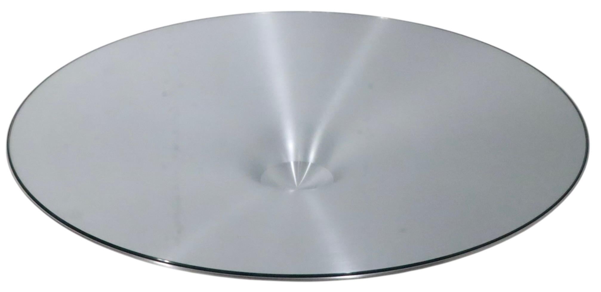 Post Modern Space Age Ovni Up Table designed Vincenzo Maialino for Roche Bobois For Sale 1
