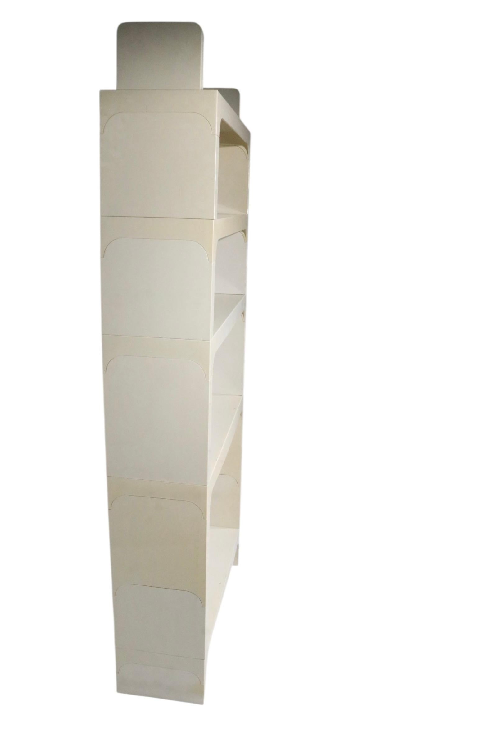 Post Modern Space Age Plastic Shelves by Olaf Von Bohr for Kartell c. 1970's in vendita 8