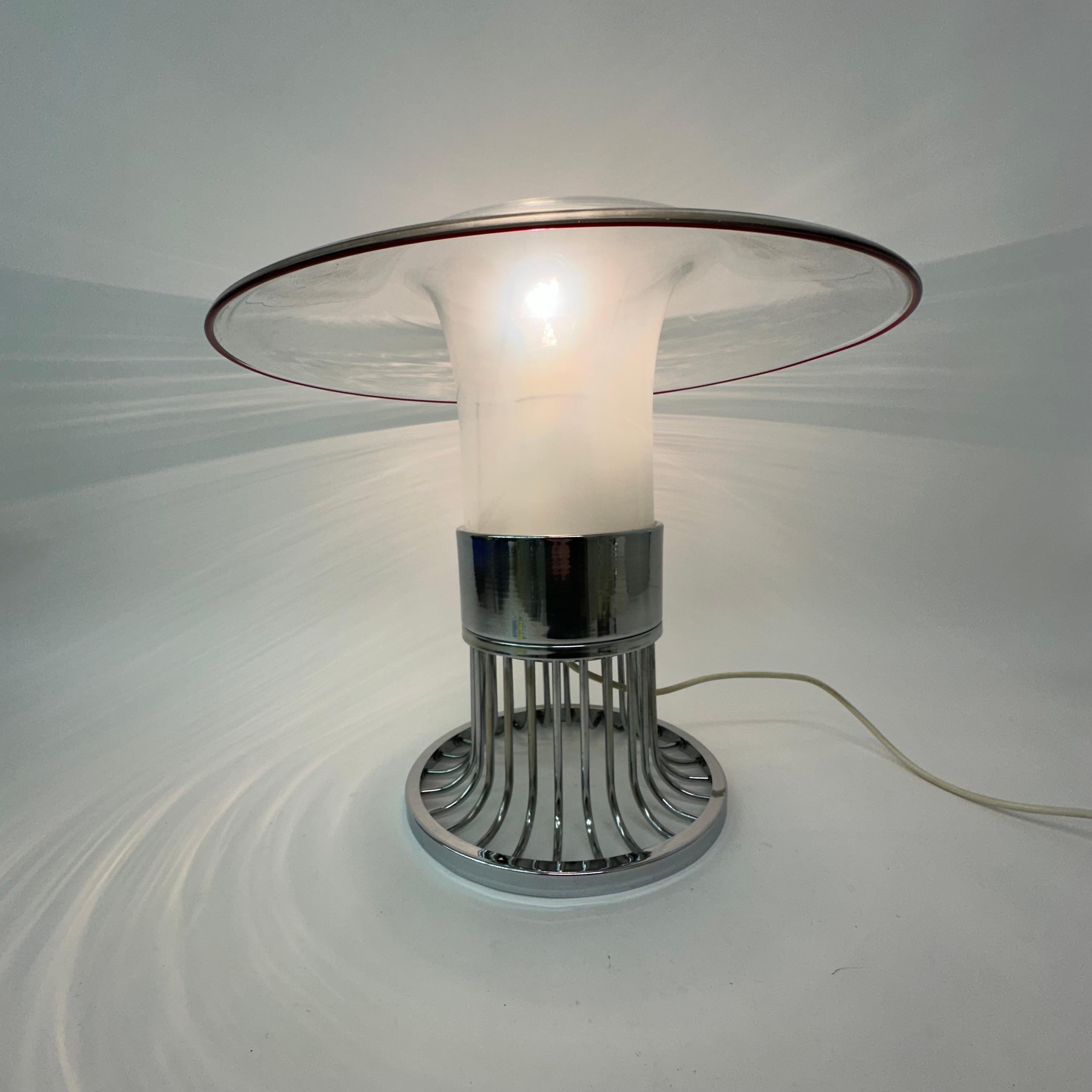 Lampe de table post-moderne en verre de l'ère spatiale UFO, années 1970, Italie Bon état - En vente à Delft, NL