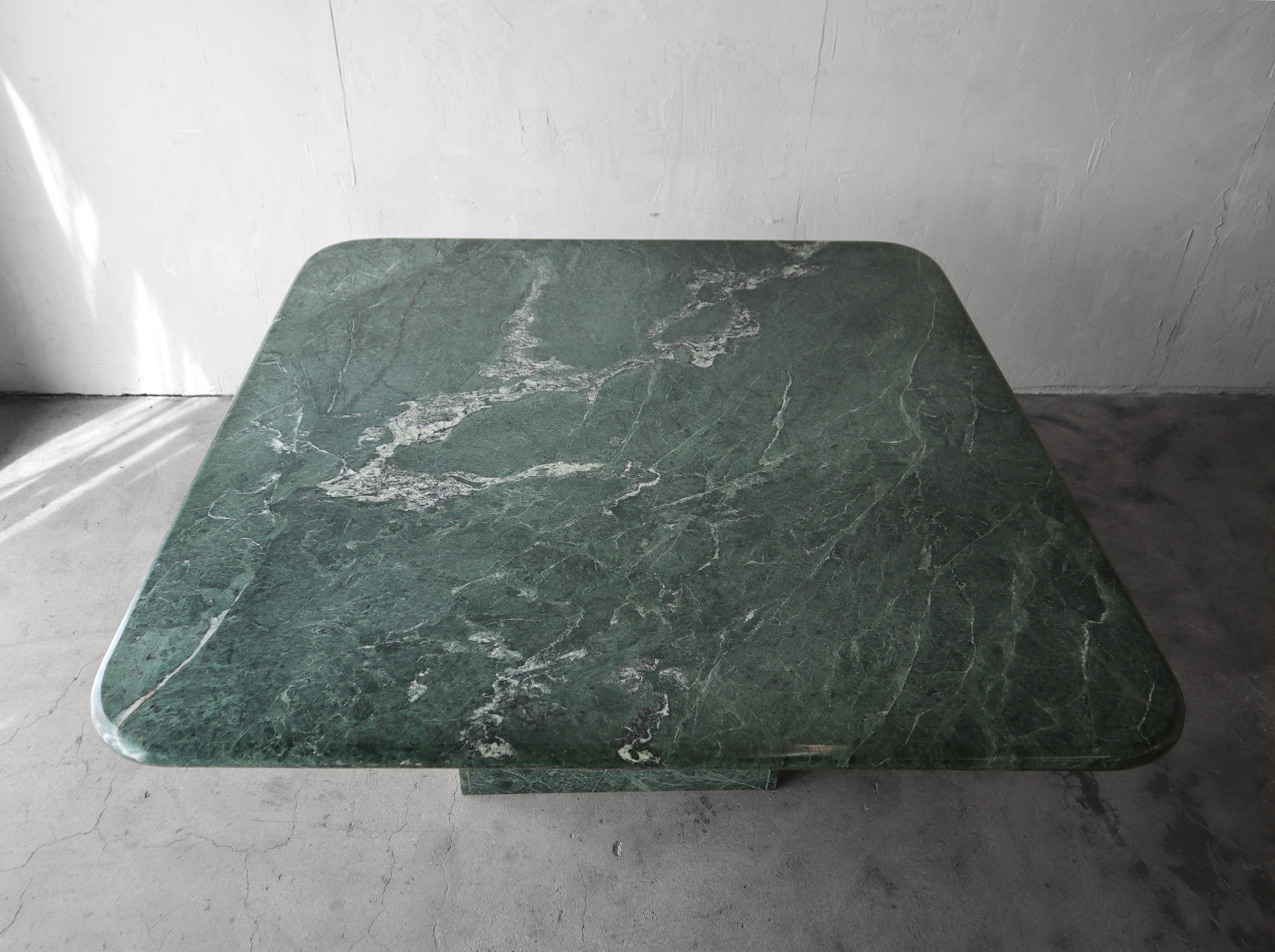 Post Modern Square Green Marble Dining Table In Excellent Condition For Sale In Las Vegas, NV