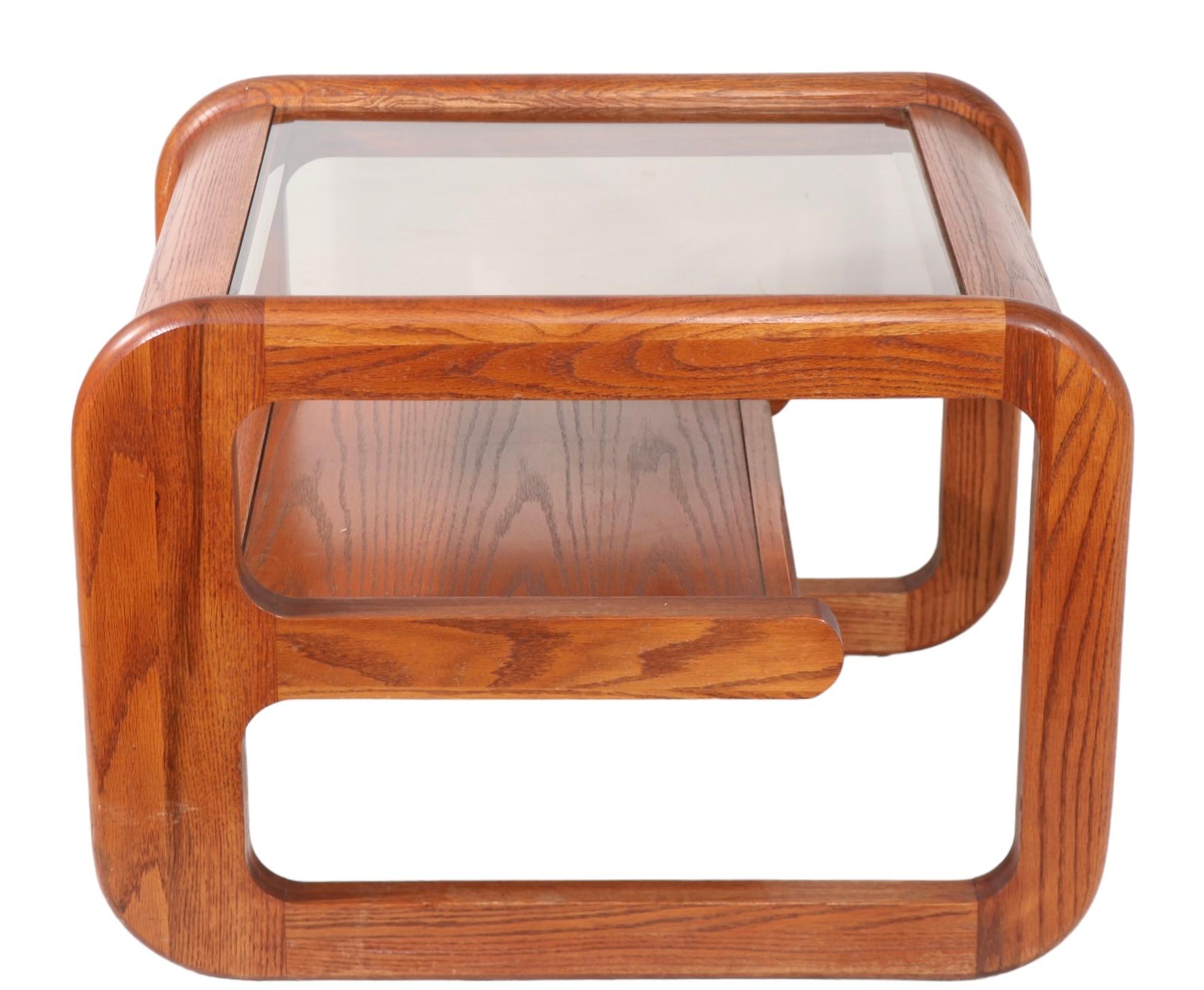 Fin du 20e siècle Table d'appoint carrée Mersman conçue par Lou Hodges pour Mersman vers 1970 en vente